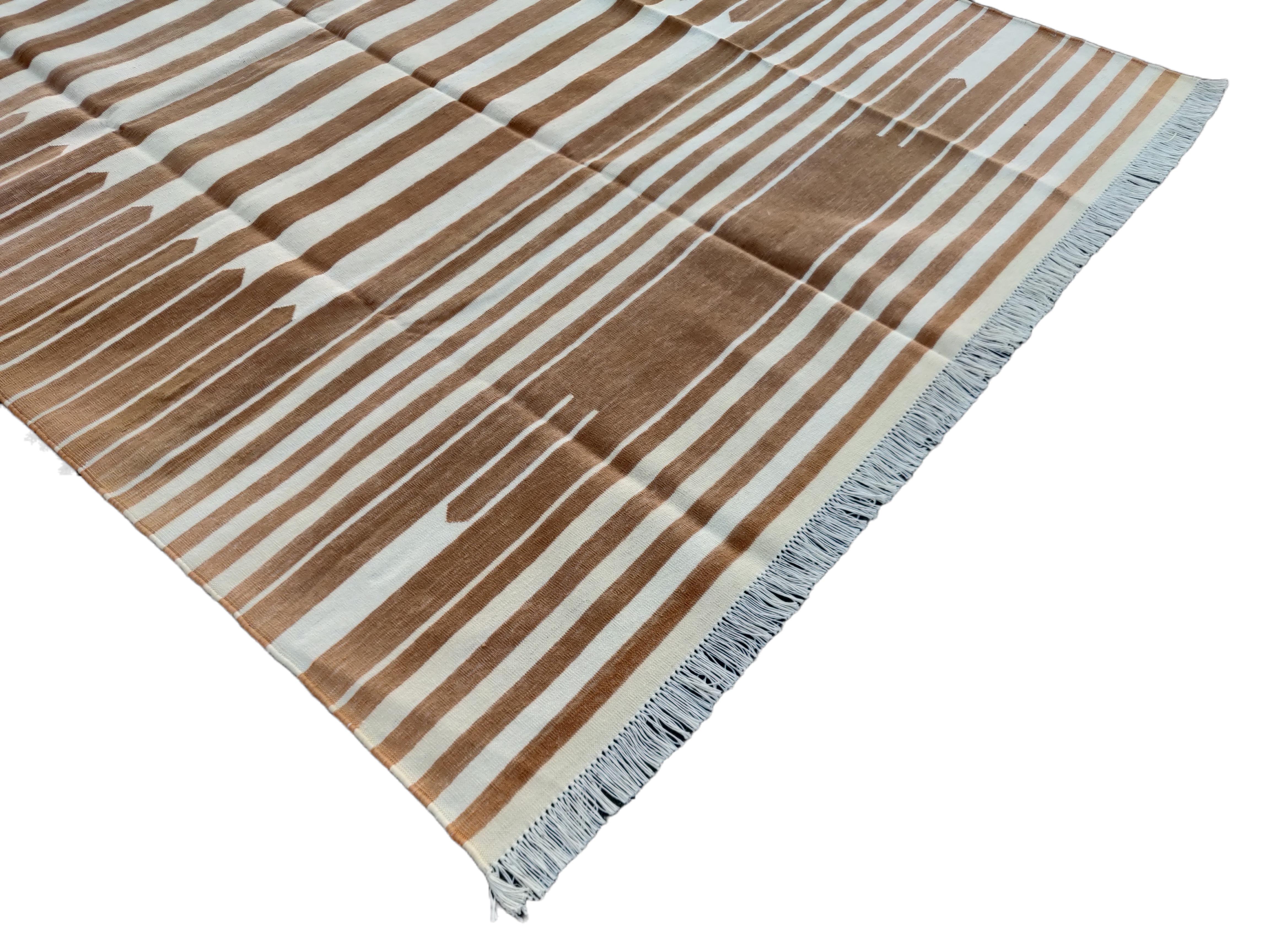 Hand-Woven Handmade Cotton Area Flat Weave Rug, 5x8 Tan And White Striped Indian Dhurrie For Sale