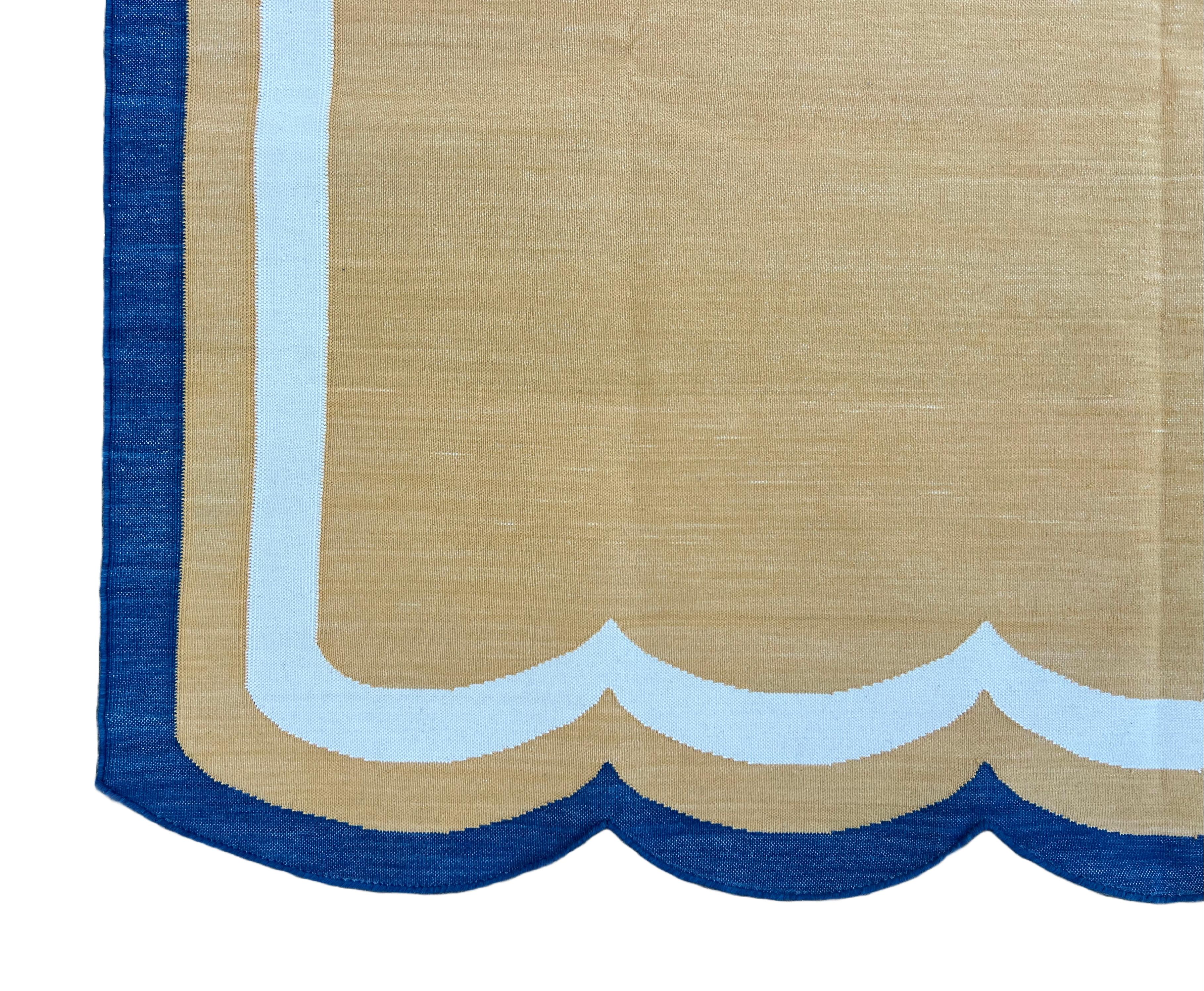 Tappeto a tessitura piatta in cotone fatto a mano, 5x8 giallo e blu con smerlo indiano Dhurrie In condizioni Nuovo in vendita a Jaipur, IN