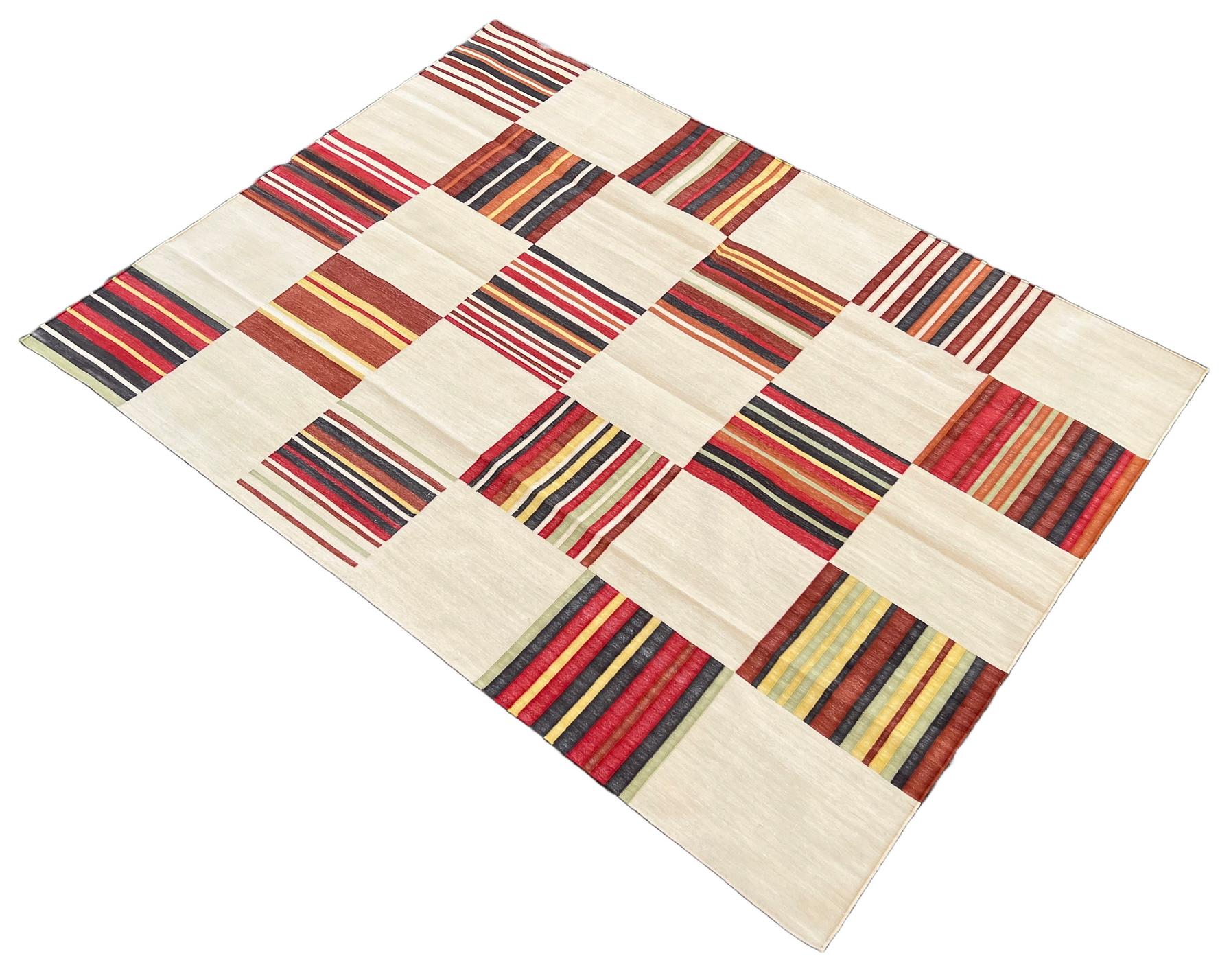 Handmade Cotton Area Flat Weave Rug, 6x8 Beige And Red Striped Indian Dhurrie For Sale 2
