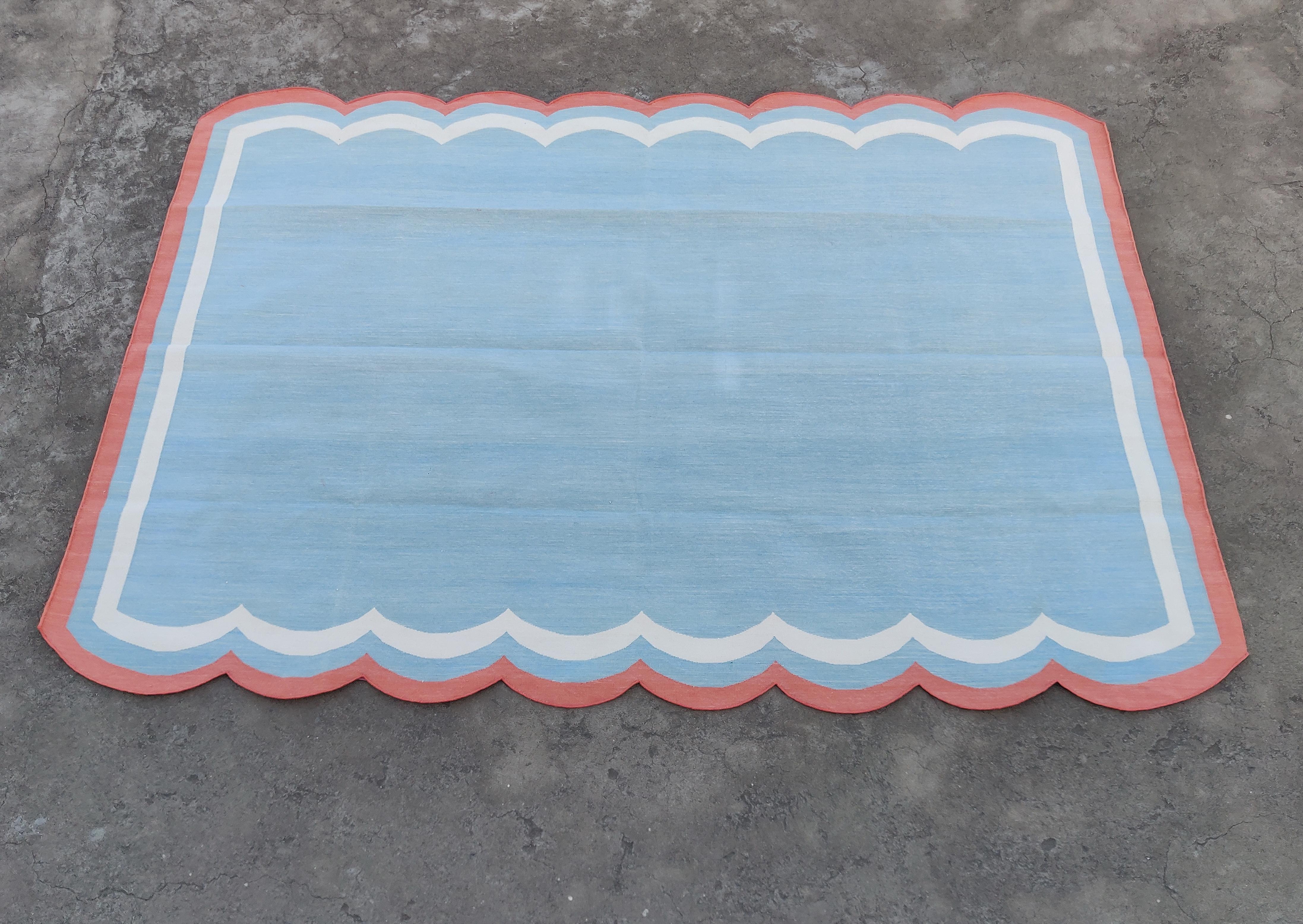 Handmade Cotton Area Flat Weave Rug, 6x8 Blue And Coral Scalloped Indian Dhurrie For Sale 4