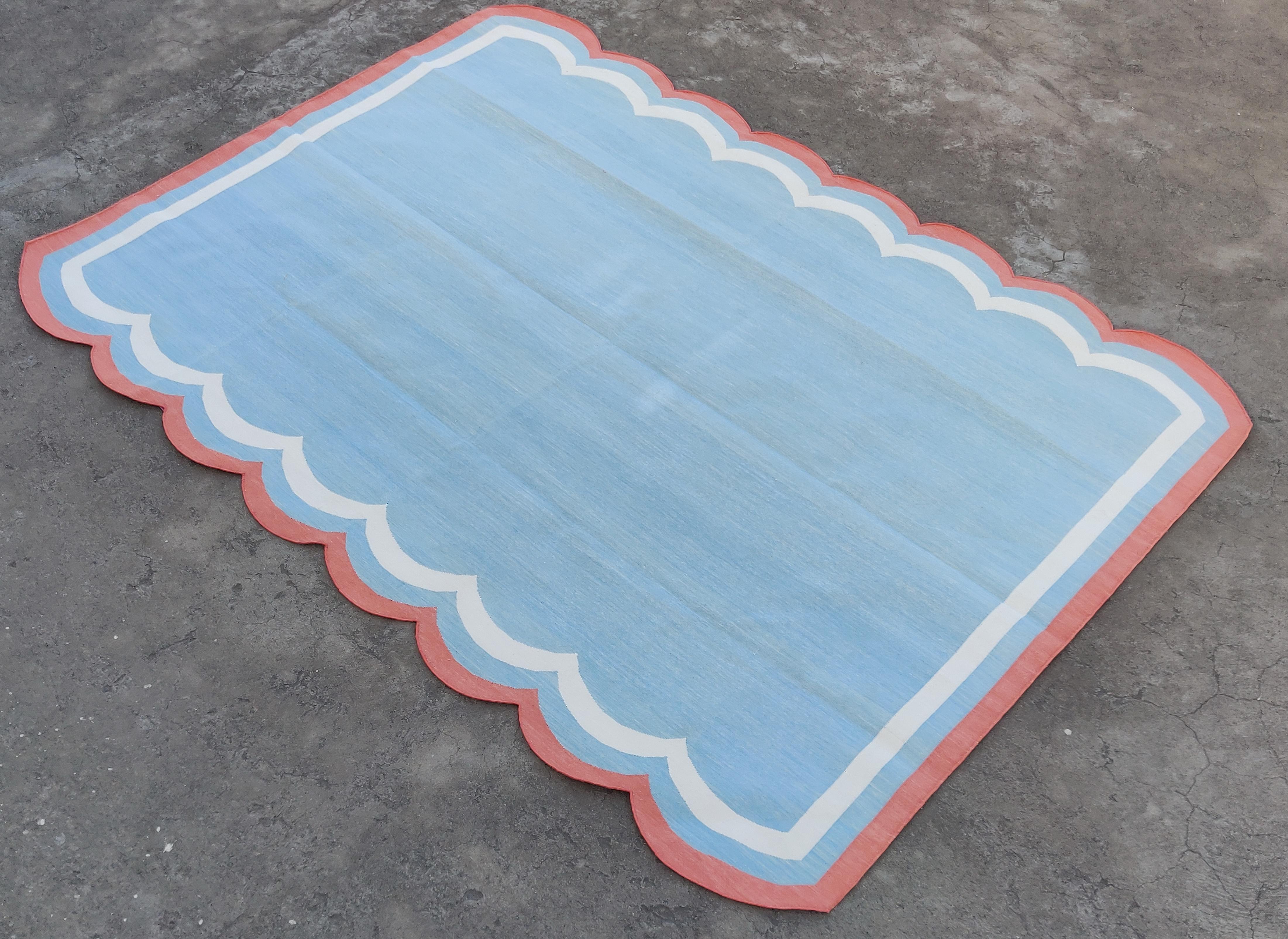Handmade Cotton Area Flat Weave Rug, 6x8 Blue And Coral Scalloped Indian Dhurrie For Sale 3