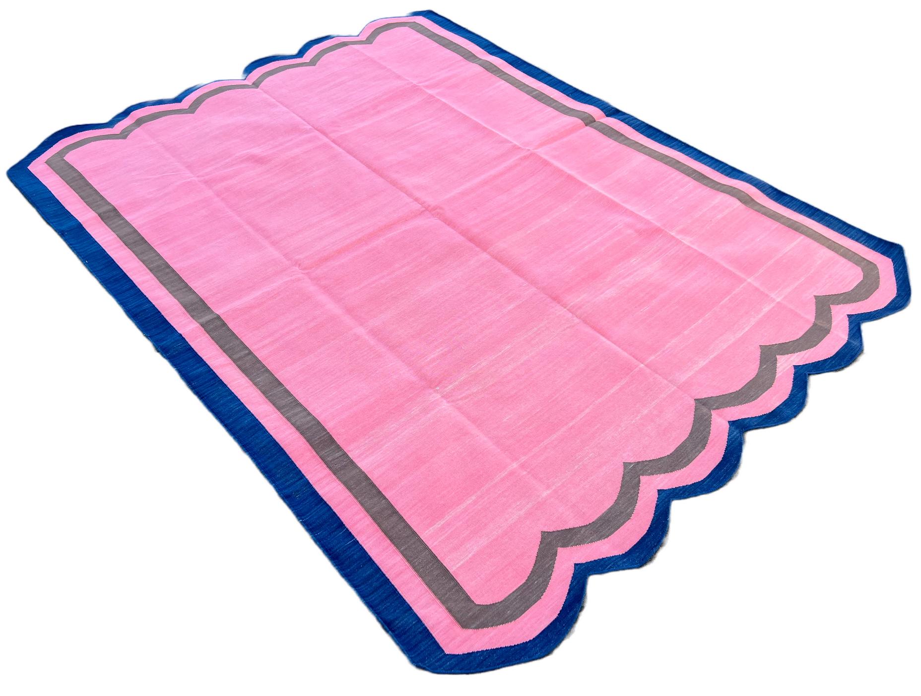 Contemporary Handmade Cotton Area Flat Weave Rug, 6x8 Pink And Blue Scalloped Striped Dhurrie For Sale