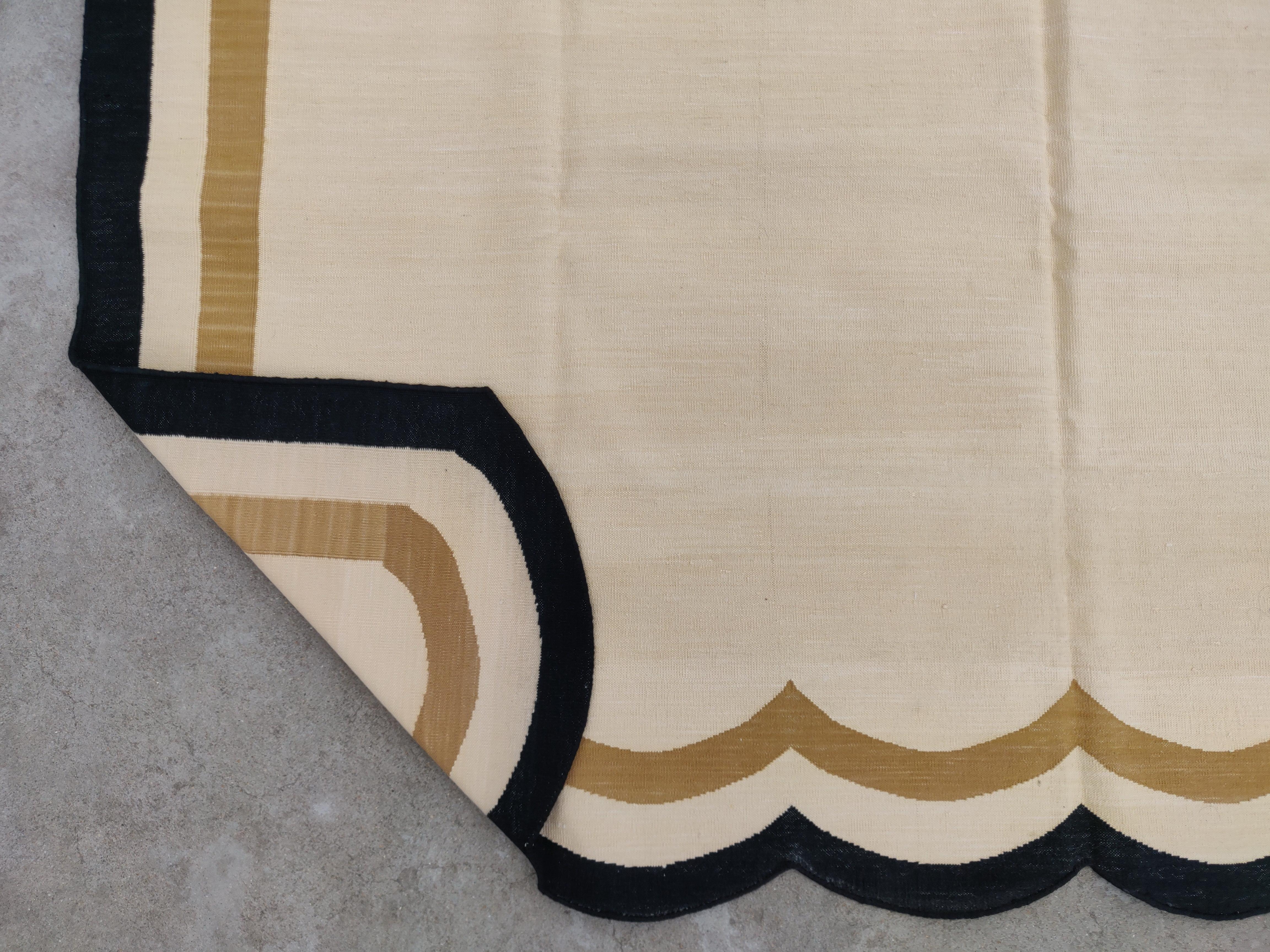 Handmade Cotton Area Flat Weave Rug, 6x9 Beige And Black Scallop Striped Dhurrie For Sale 3