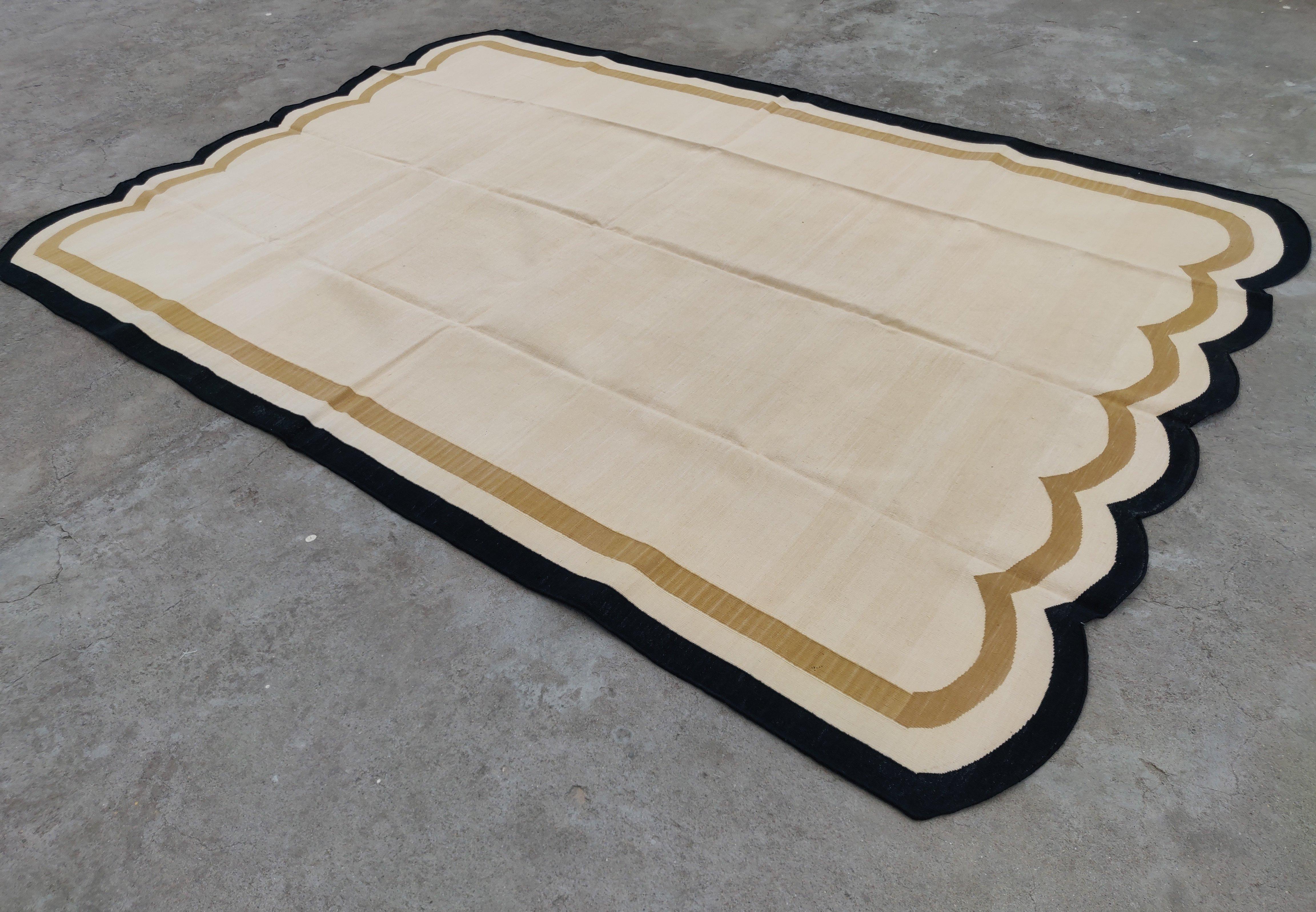 Handmade Cotton Area Flat Weave Rug, 6x9 Beige And Black Scallop Striped Dhurrie For Sale 2
