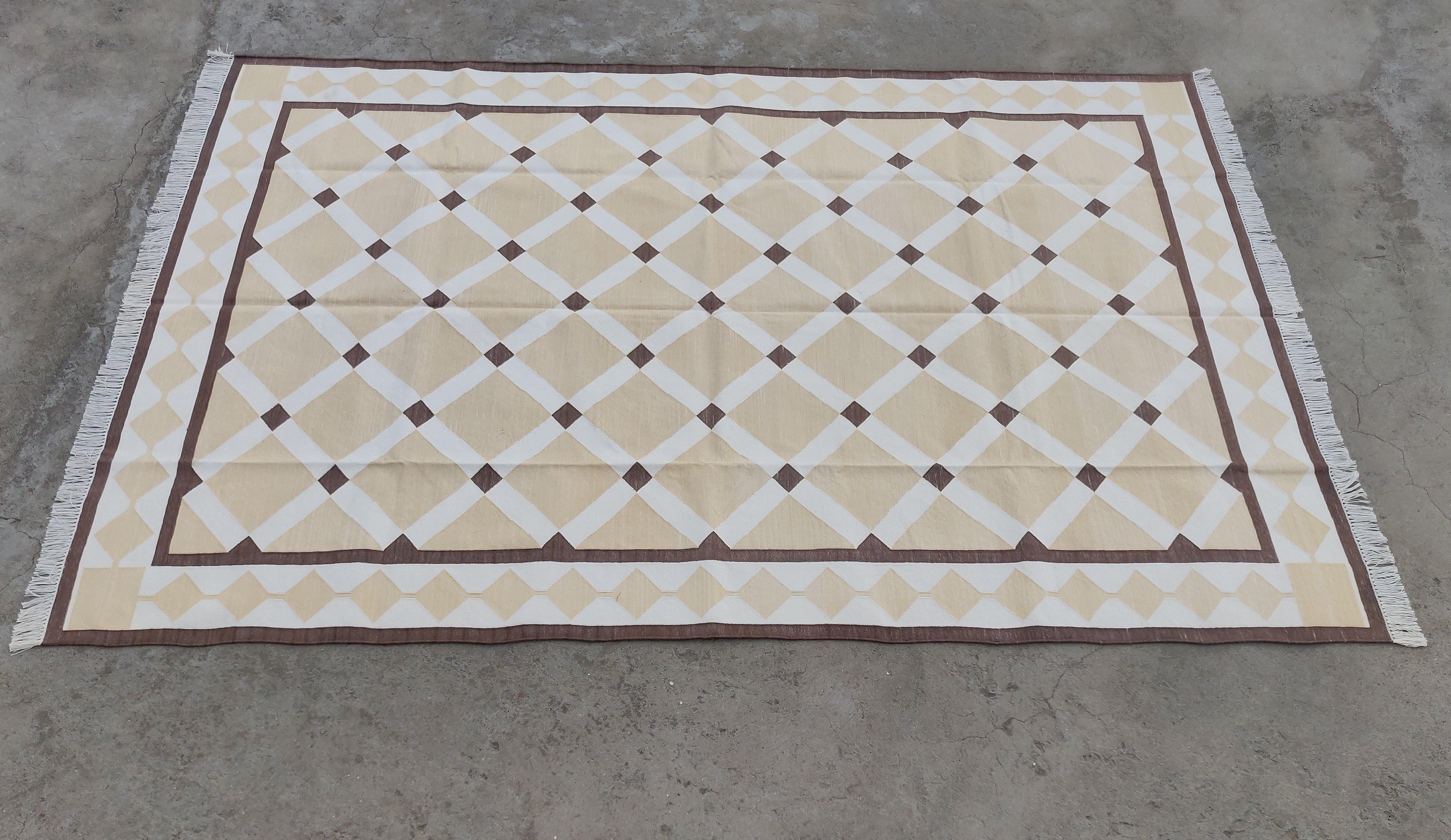 Handmade Cotton Area Flat Weave Rug, 6x9 Beige & Brown Geometric Indian Dhurrie For Sale 4