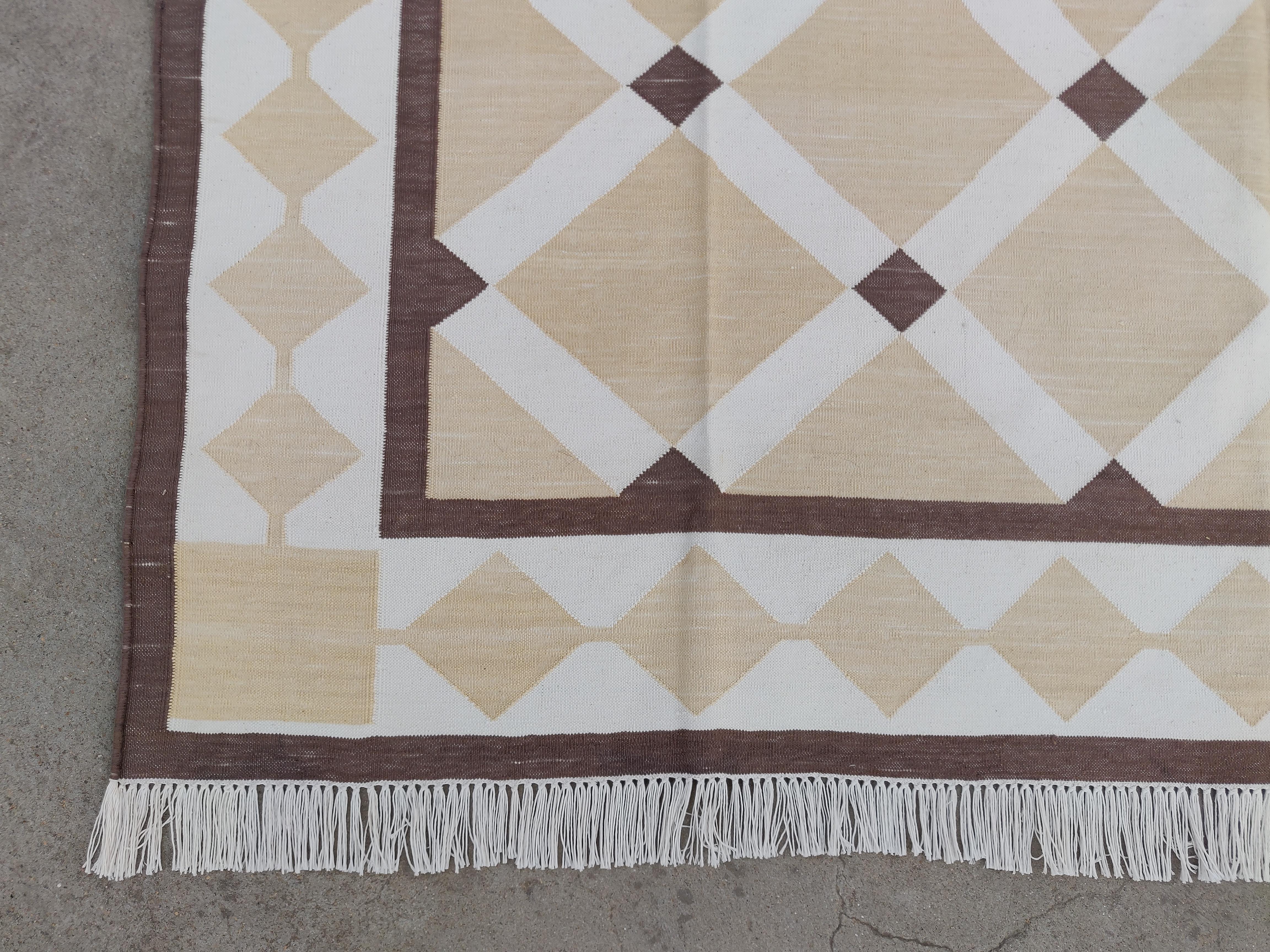 Handmade Cotton Area Flat Weave Rug, 6x9 Beige & Brown Geometric Indian Dhurrie For Sale 2