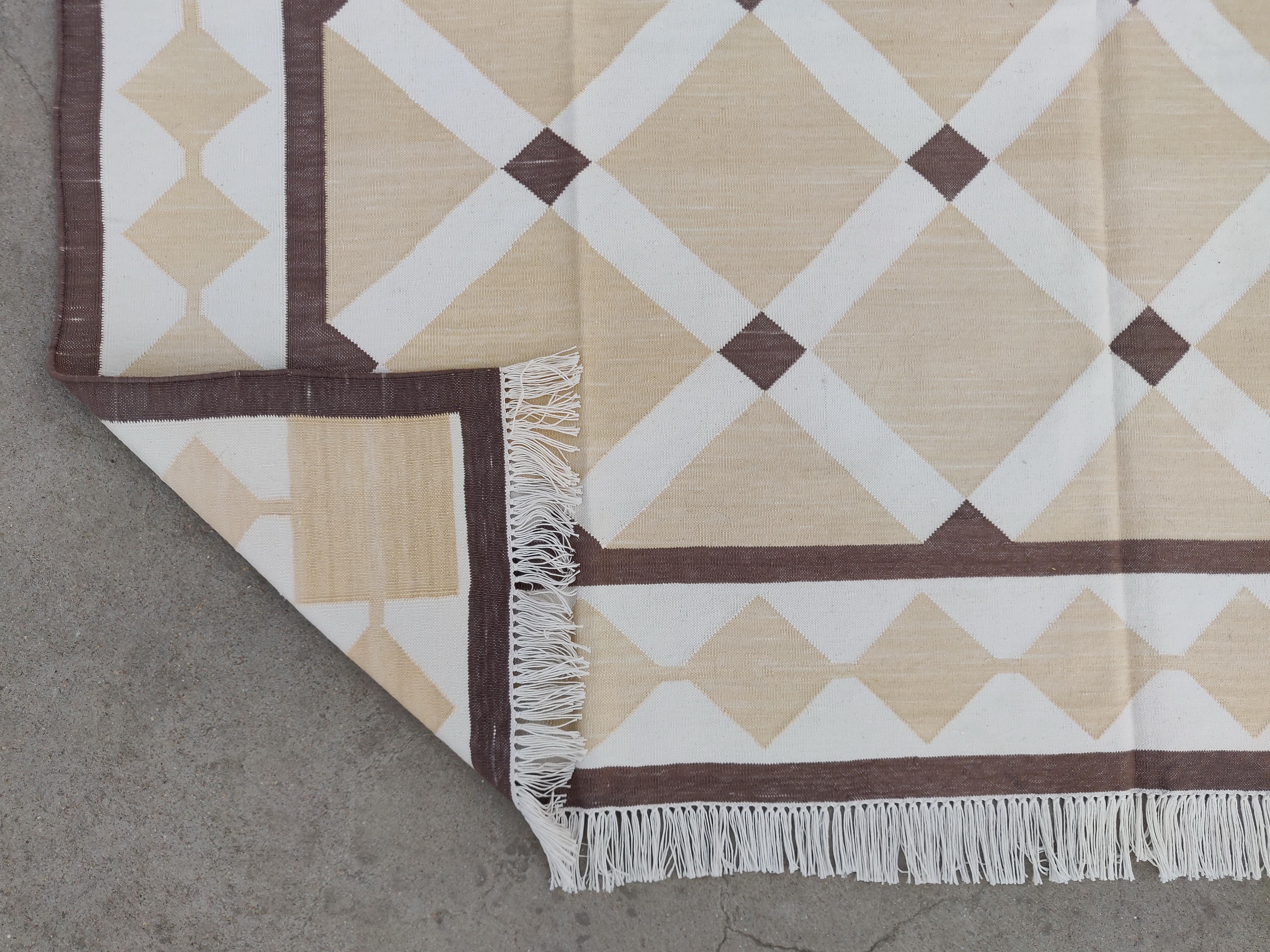 Handmade Cotton Area Flat Weave Rug, 6x9 Beige & Brown Geometric Indian Dhurrie For Sale 3