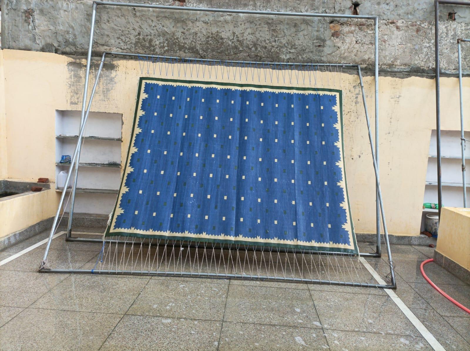 Handgefertigter Flachgewebe-Teppich aus Baumwolle, 6x9 Blau und Grün Geometrisch Indisch Dhurrie im Angebot 6