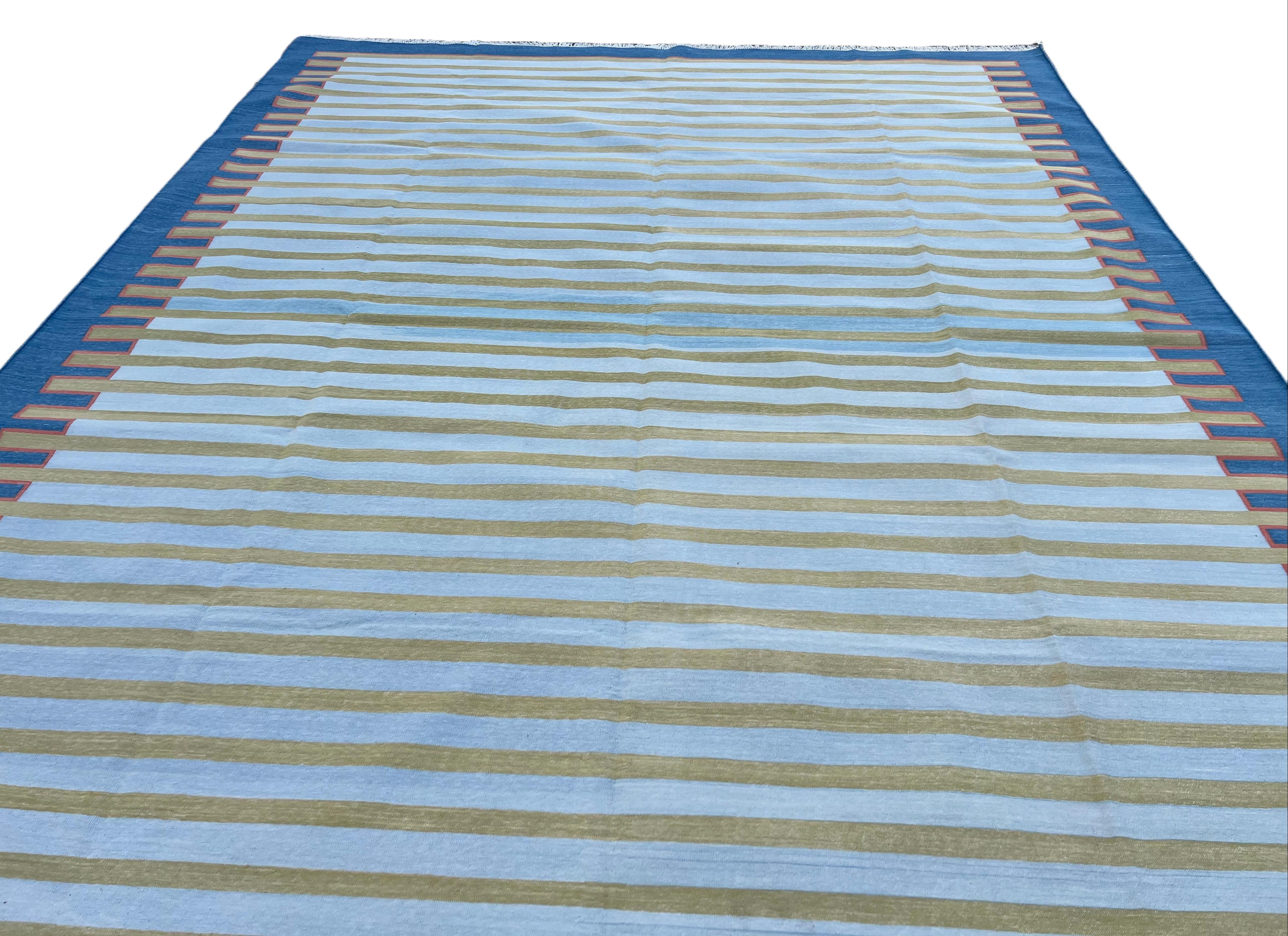 Tappeto a tessitura piatta in cotone fatto a mano, 6x9 Blue and Green Zig Zag Stripe Dhurrie in vendita 3