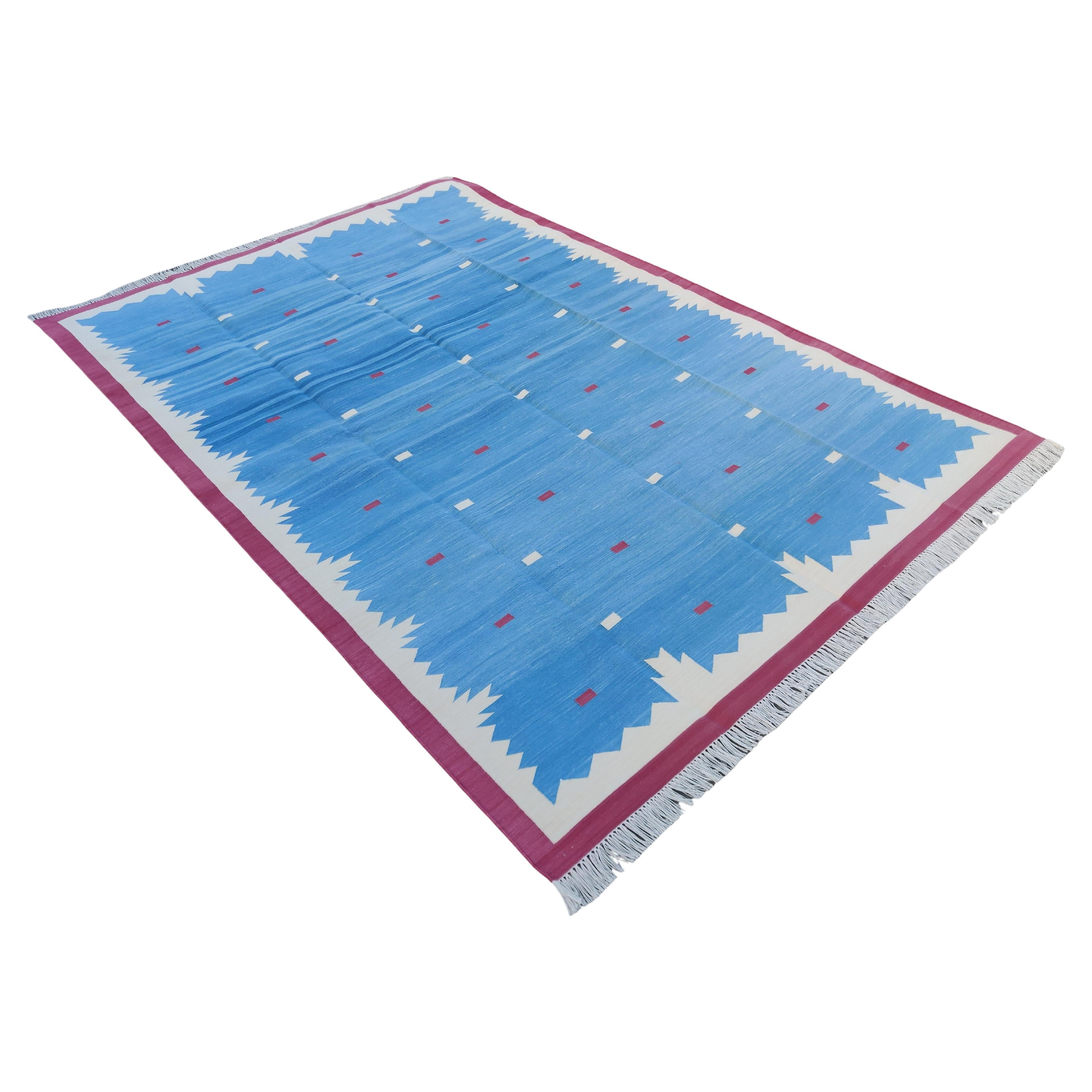 Handgefertigter flacher Baumwollteppich mit Flachgewebe, 6x9 Blau und Rosa Geometrischer indischer Dhurrie