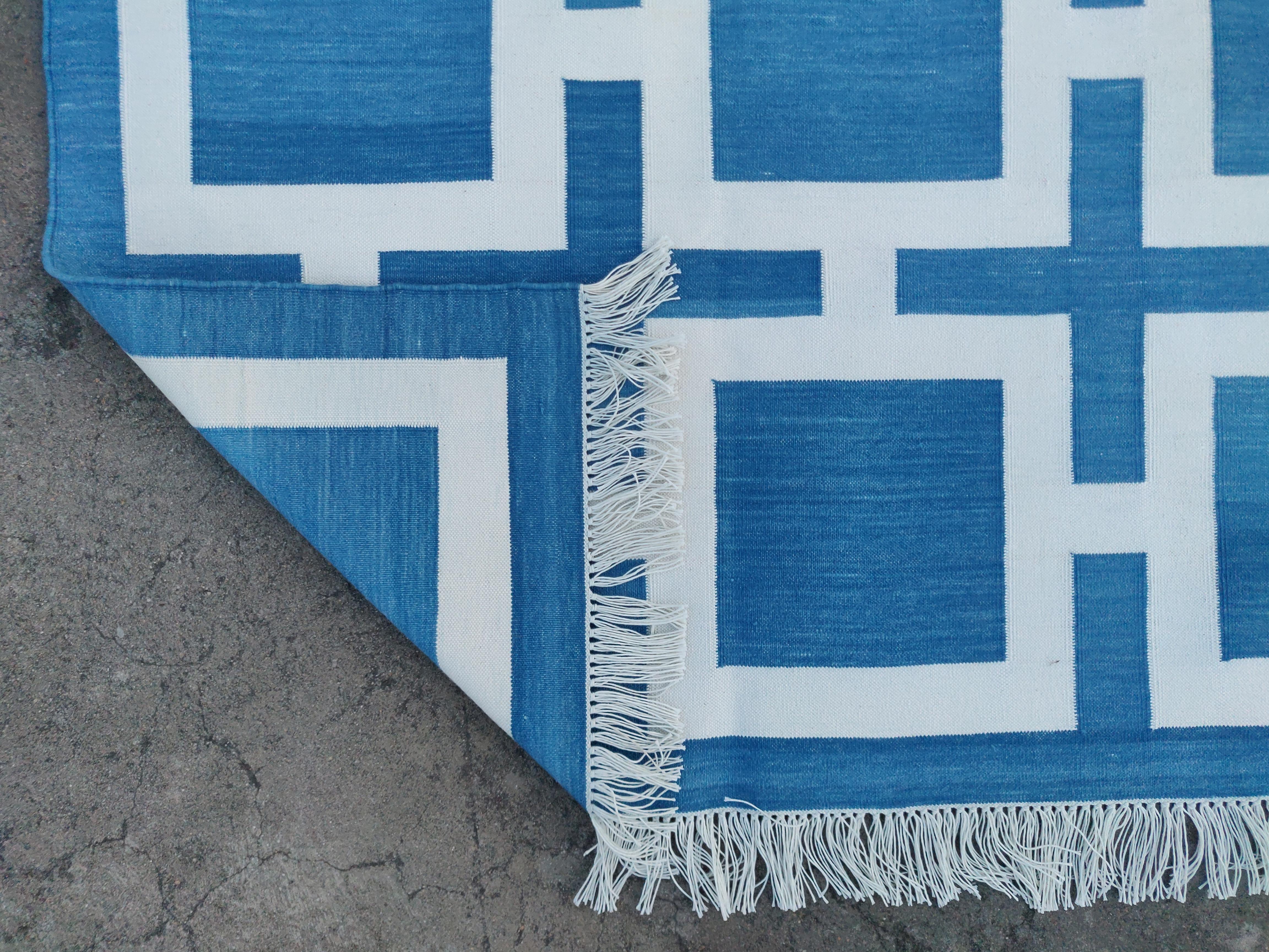 Handmade Cotton Area Flat Weave Rug, 6x9 Blue And White Geometric Indian Dhurrie For Sale 4