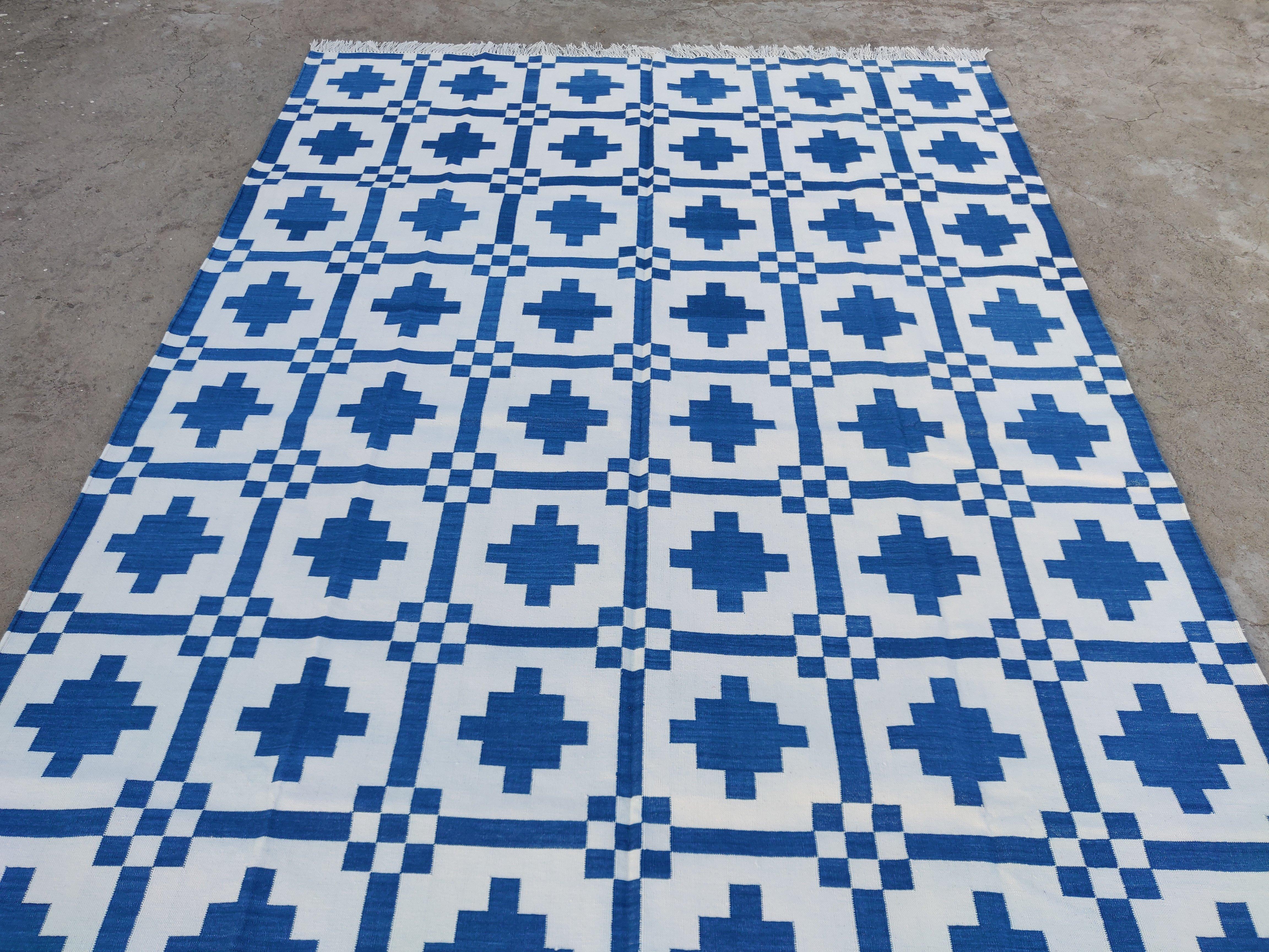 Contemporary Handmade Cotton Area Flat Weave Rug, 6x9 Blue And White Geometric Indian Dhurrie For Sale