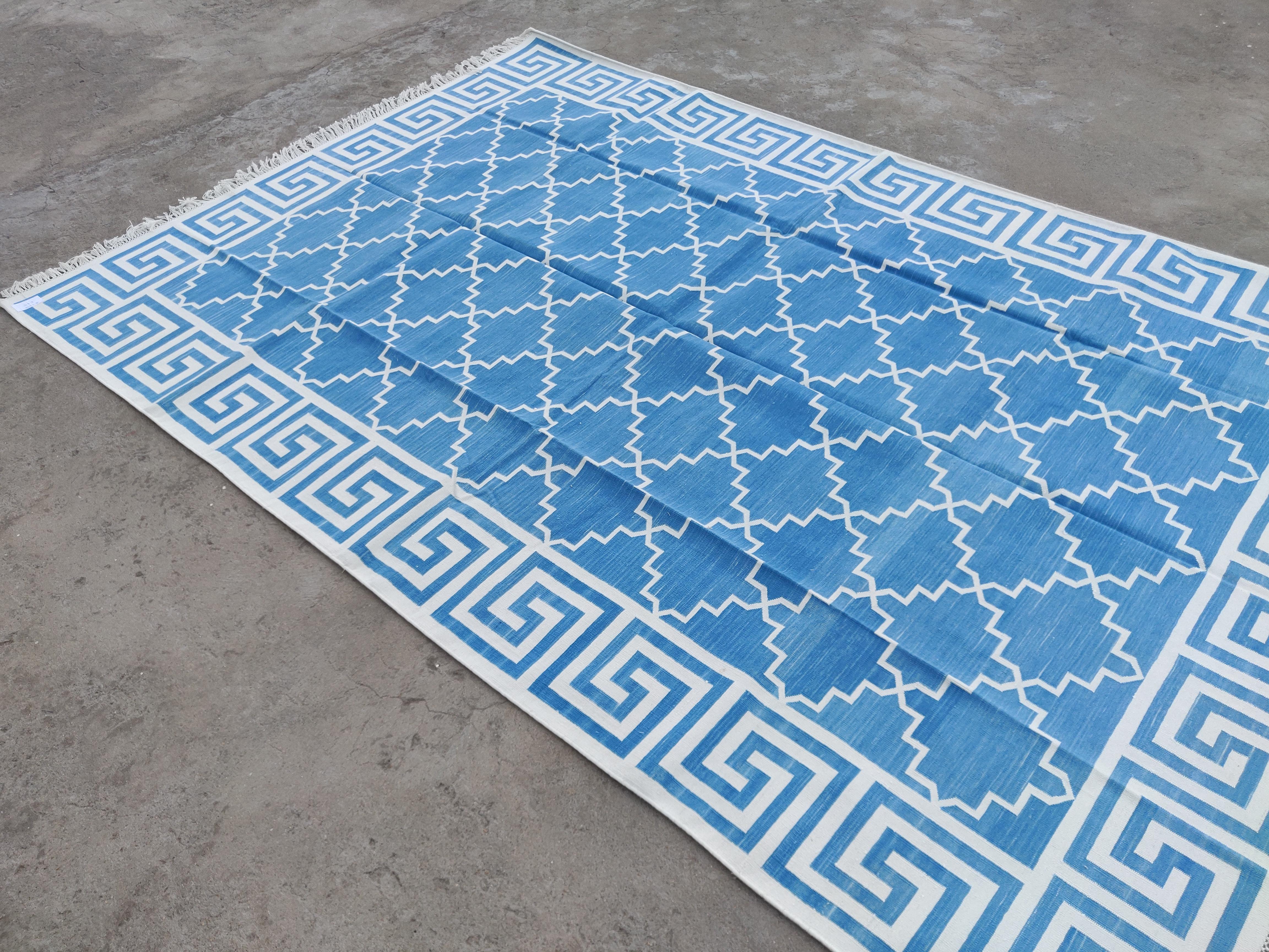 Handmade Cotton Area Flat Weave Rug, 6x9 Blue And White Geometric Indian Dhurrie For Sale 1