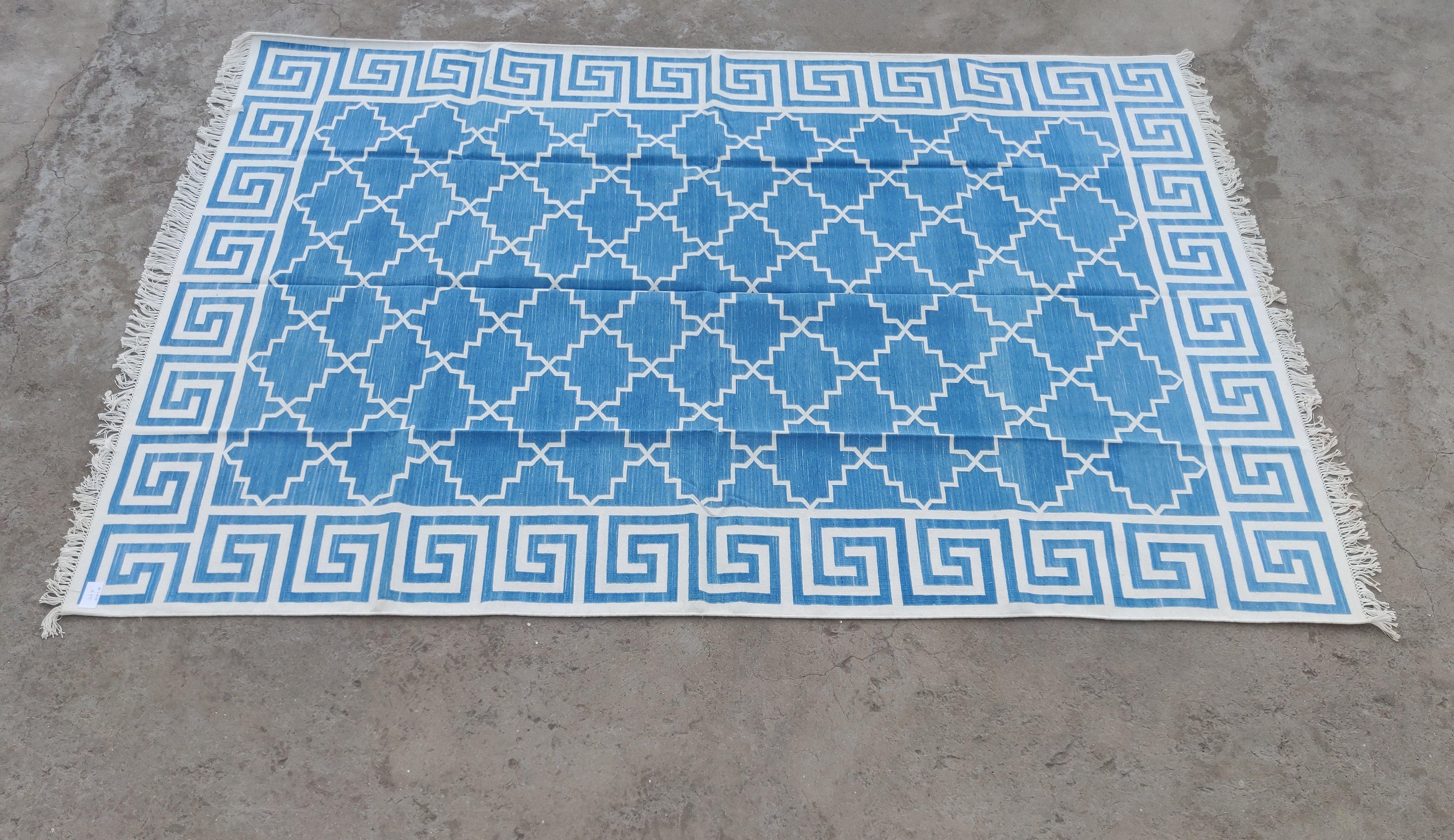 Handmade Cotton Area Flat Weave Rug, 6x9 Blue And White Geometric Indian Dhurrie For Sale 2