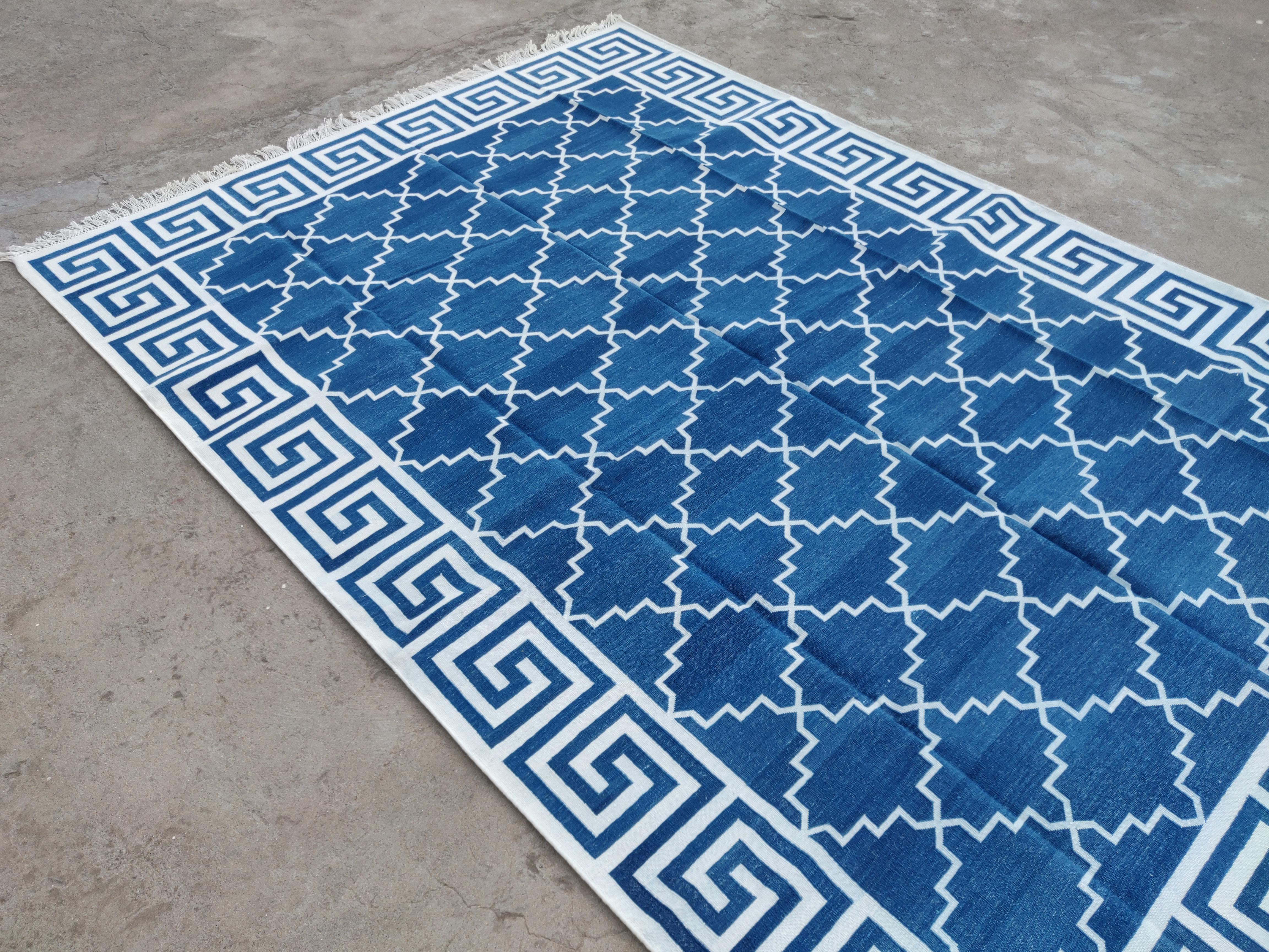 Handmade Cotton Area Flat Weave Rug, 6x9 Blue And White Geometric Indian Dhurrie For Sale 2