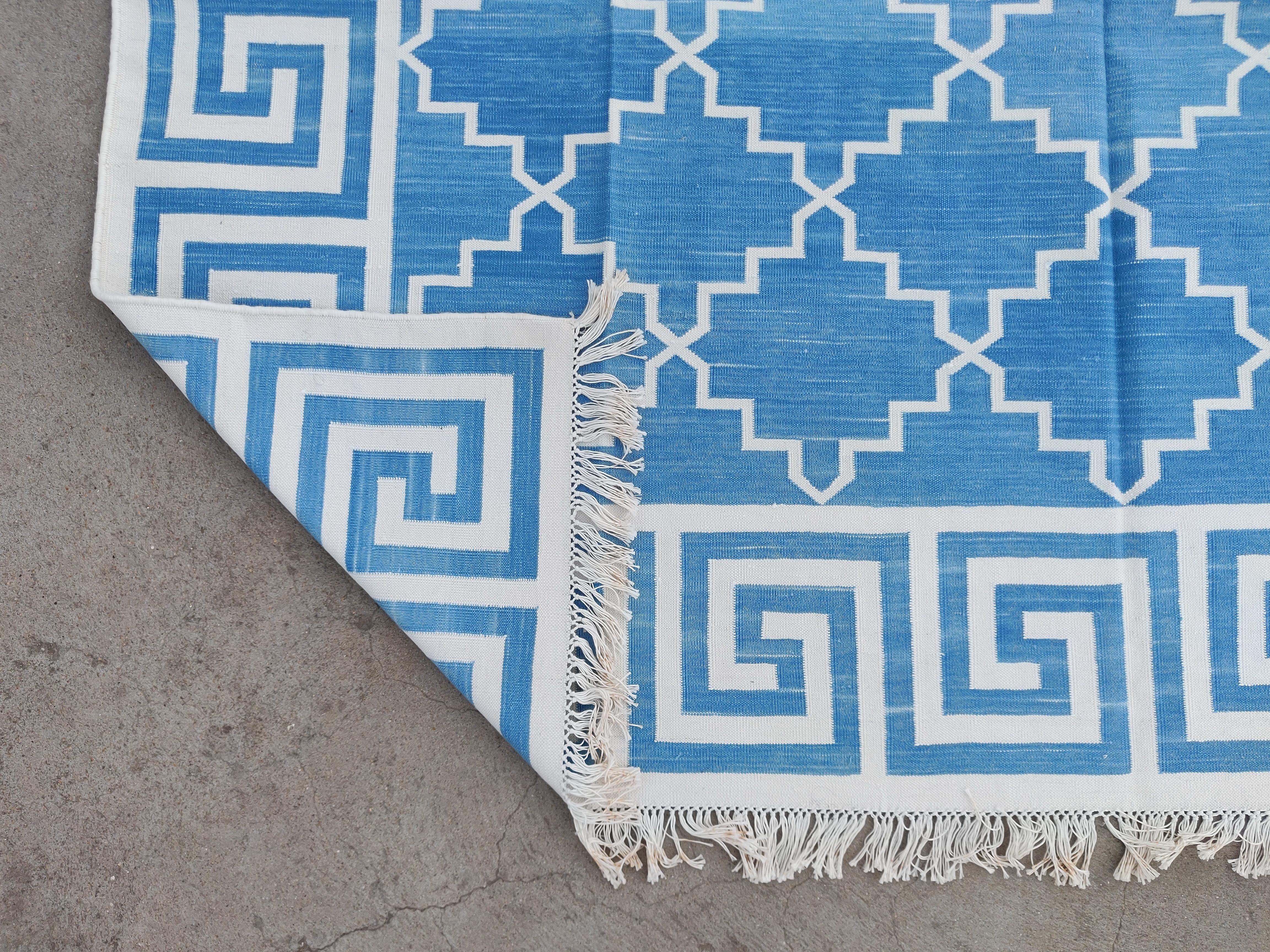 Handmade Cotton Area Flat Weave Rug, 6x9 Blue And White Geometric Indian Dhurrie For Sale 3