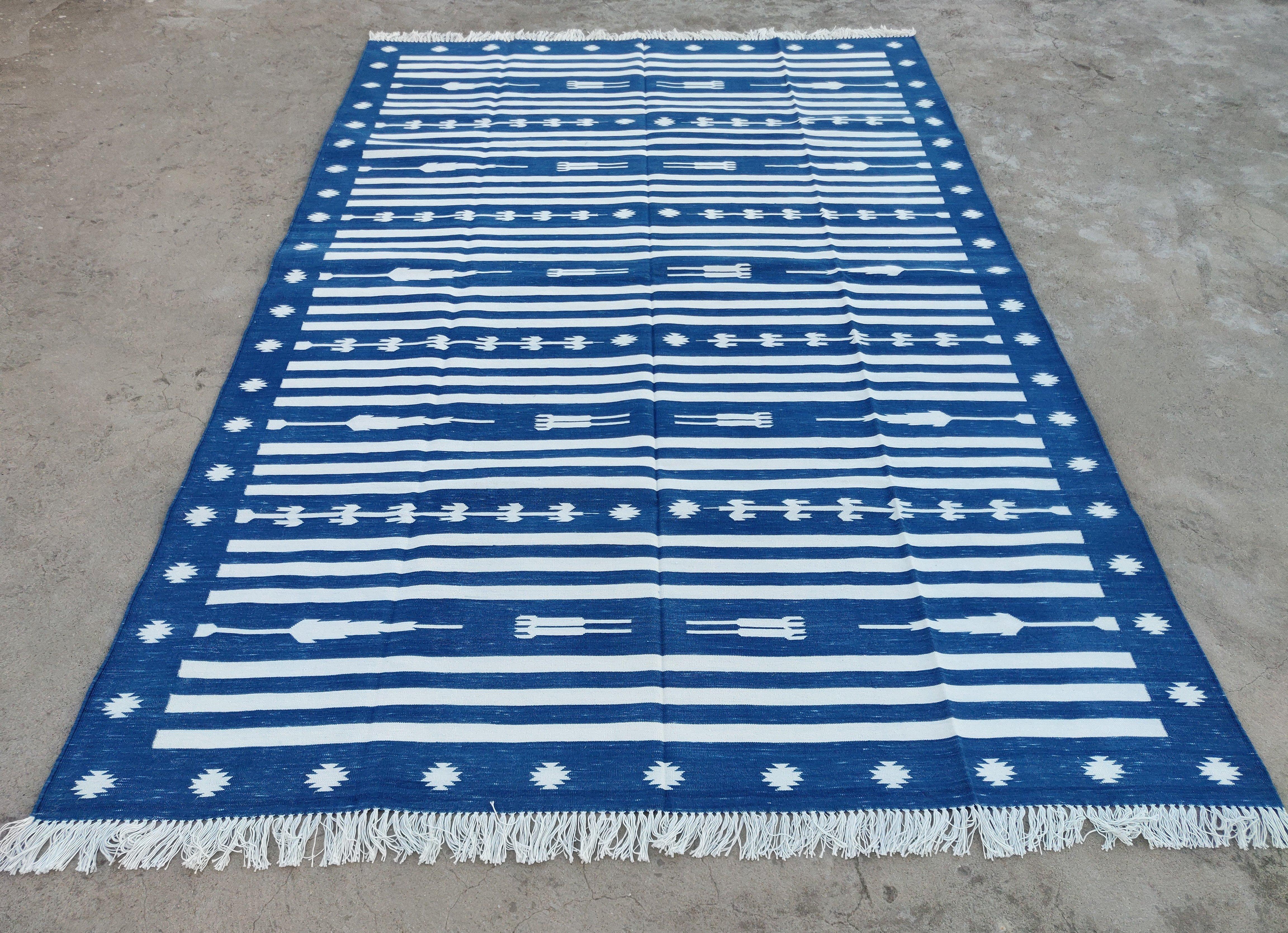 Handmade Cotton Area Flat Weave Rug, 6x9 Blue And White Striped Indian Dhurrie In New Condition For Sale In Jaipur, IN