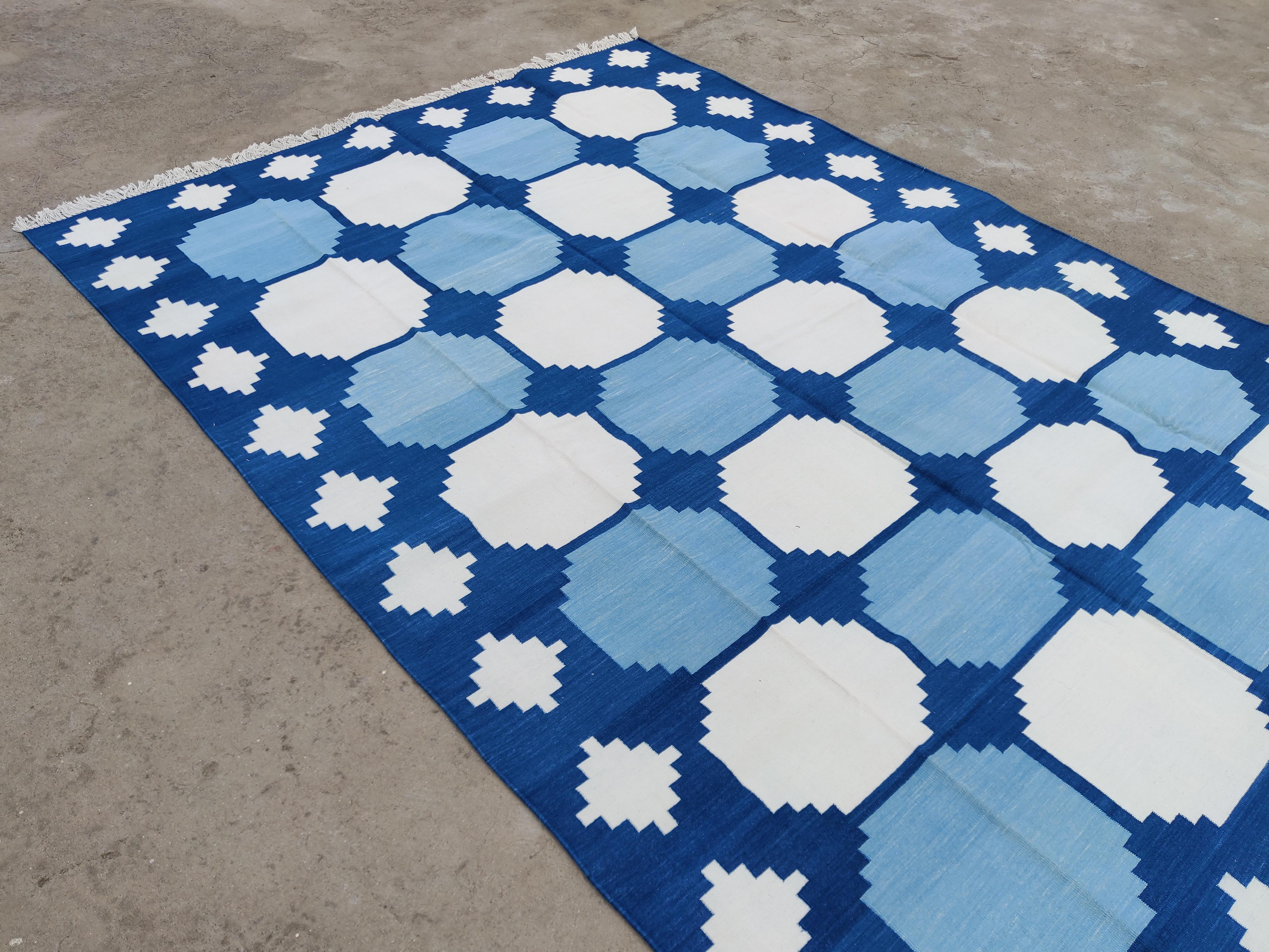 Handmade Cotton Area Flat Weave Rug, 6x9 Blue And White Tile Indian Dhurrie Rug For Sale 3