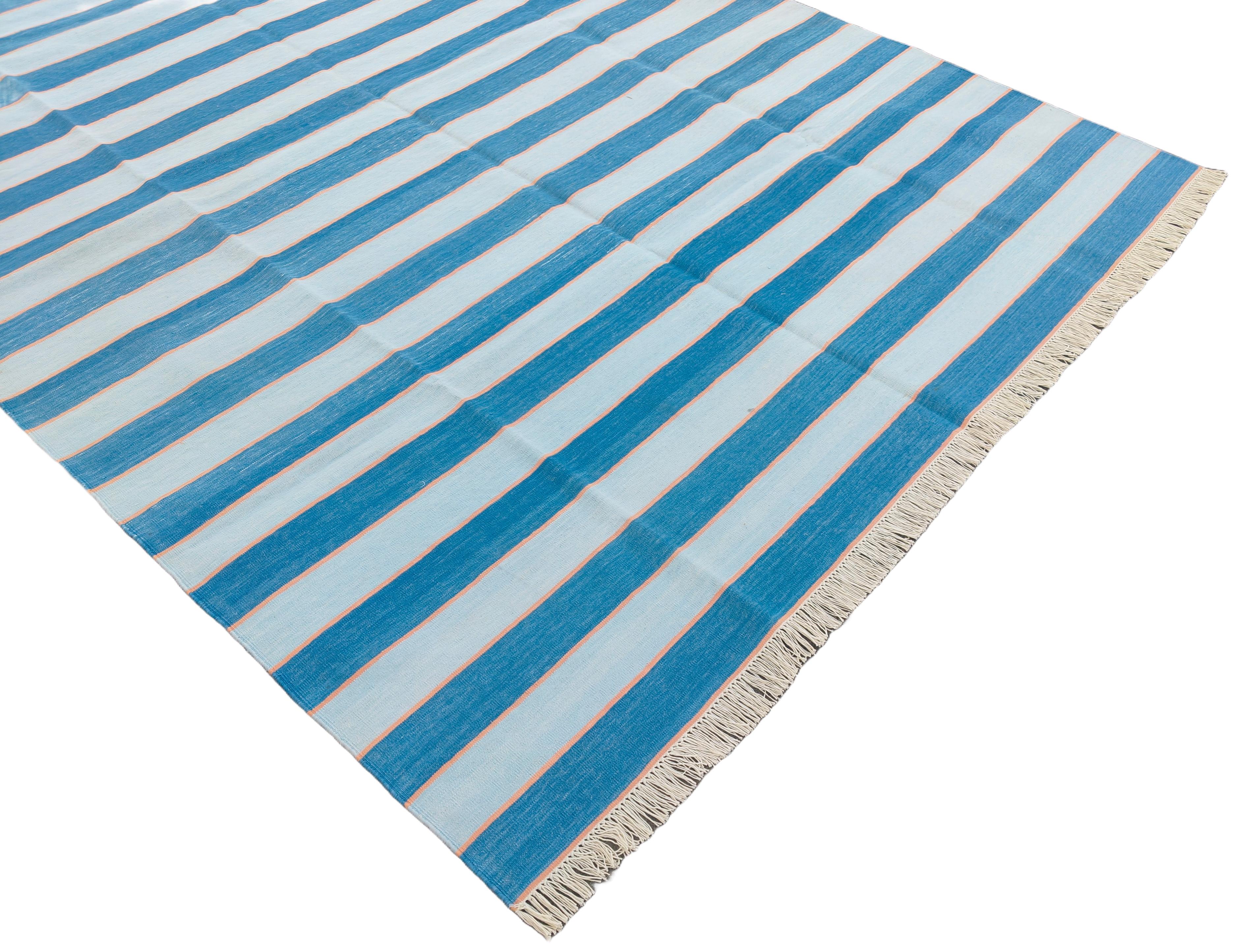 Handgefertigter Flachgewebe-Teppich aus Baumwolle, 6x9 Blau, Orange gestreifter indischer Dhurrie-Teppich (Handgewebt) im Angebot