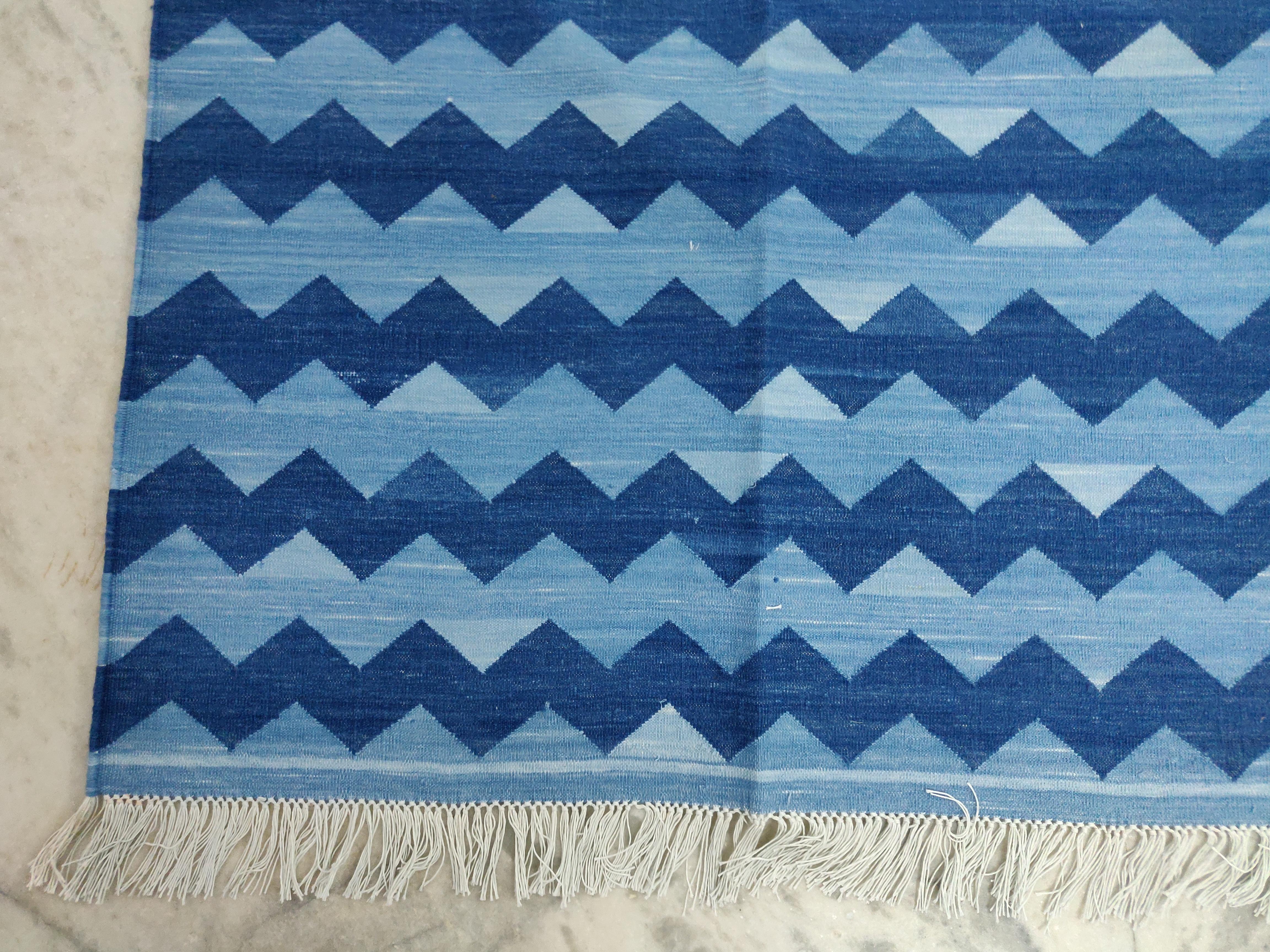 Handmade Cotton Area Flat Weave Rug, 6x9 Blue Zig Zag Striped Indian Dhurrie Rug For Sale 1