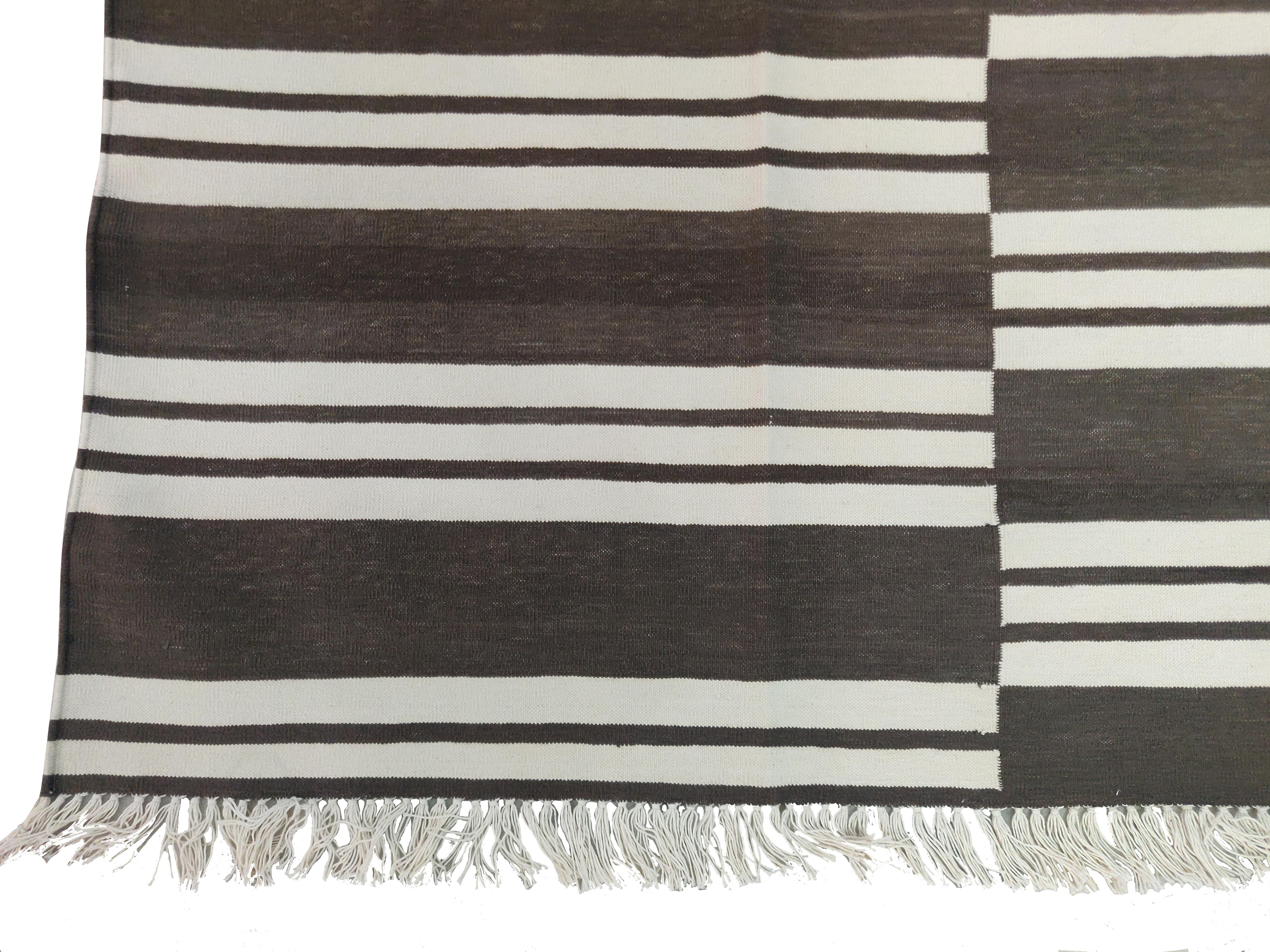 Handmade Cotton Area Flat Weave Rug, 6x9 Brown And White Striped Indian Dhurrie In New Condition For Sale In Jaipur, IN