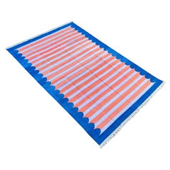 Handgefertigter Flachgewebe-Teppich aus Baumwolle, 6x9 Koralle und blau gestreifter indischer Dhurrie