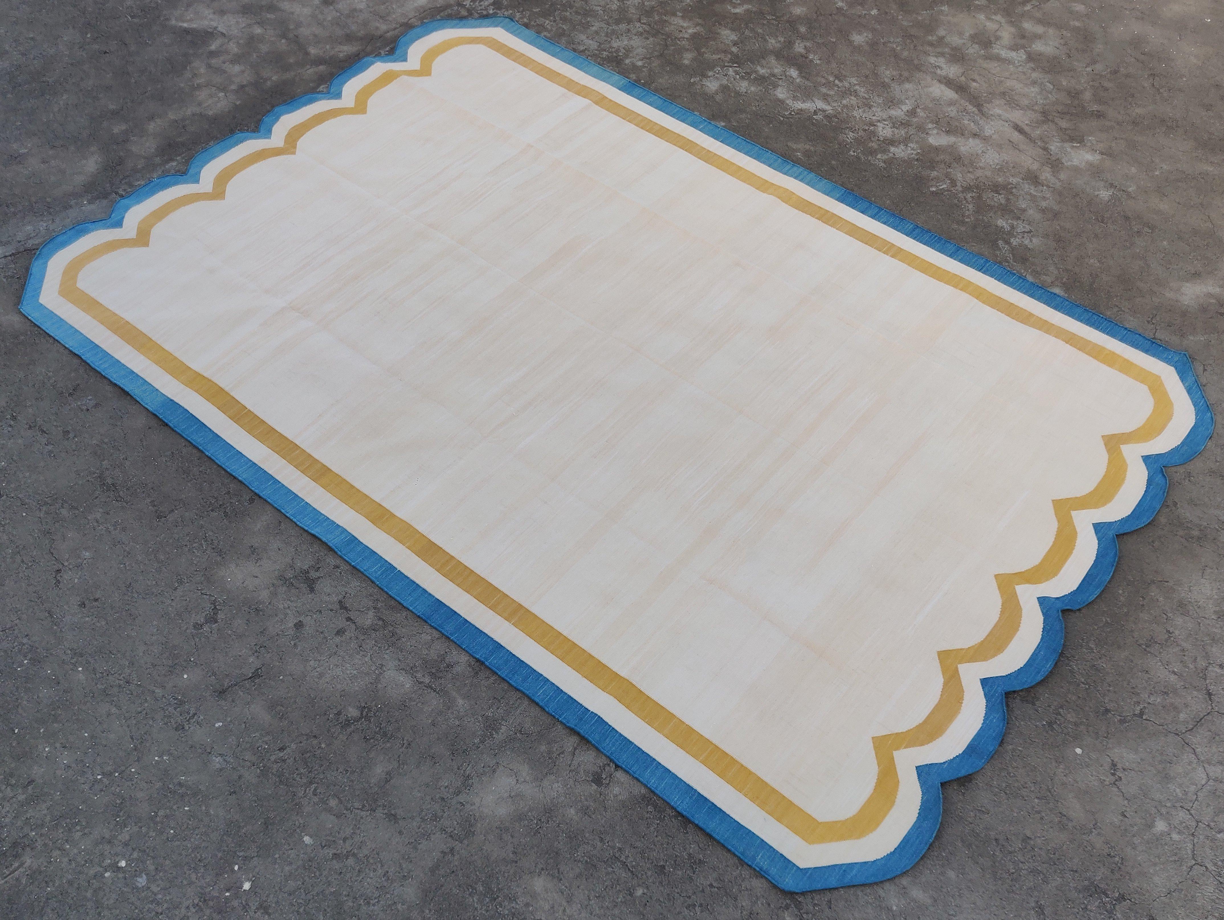 Handmade Cotton Area Flat Weave Rug, 6x9 Cream And Blue Scalloped Kilim Dhurrie For Sale 4
