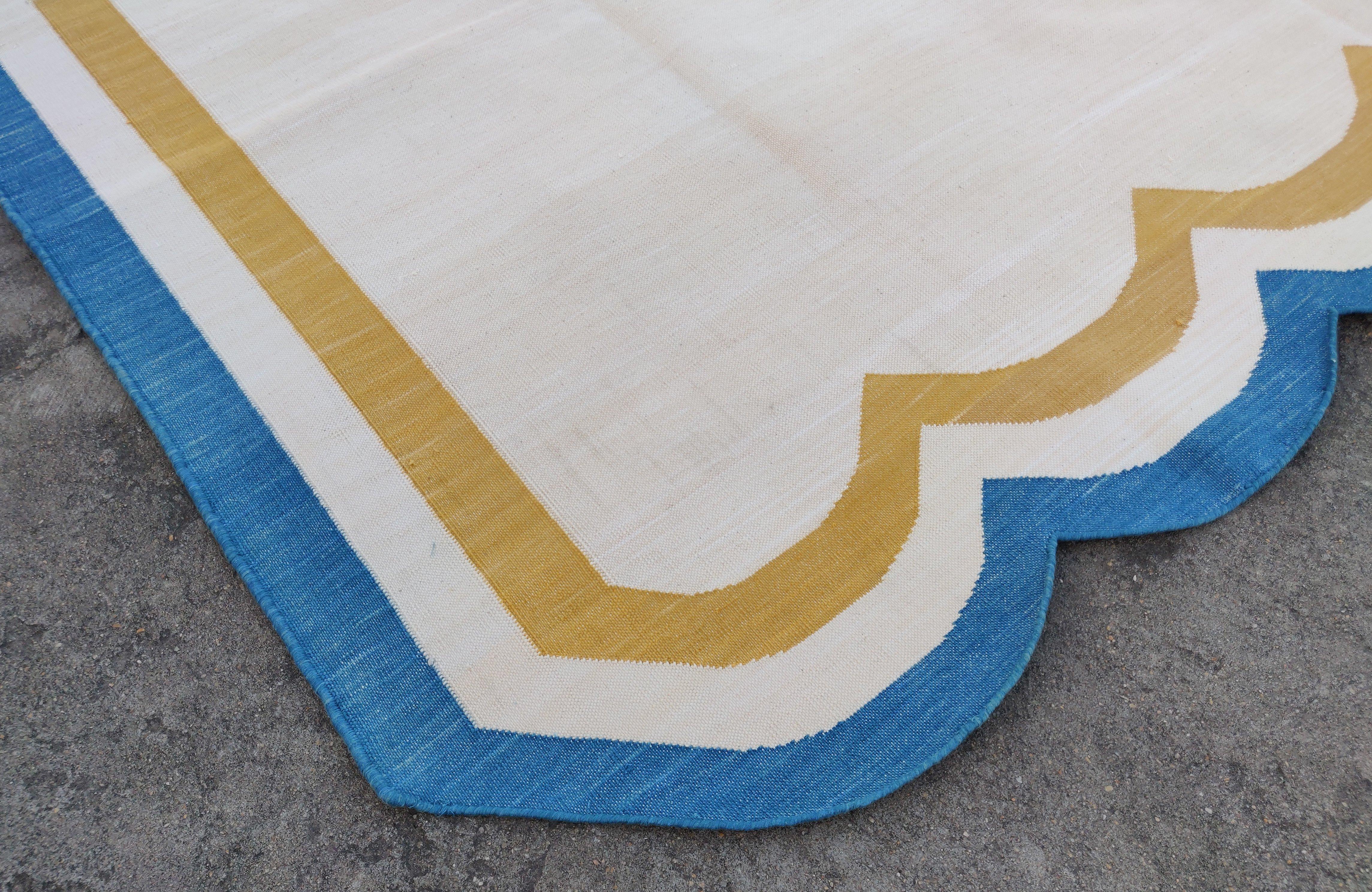 Mid-Century Modern Handmade Cotton Area Flat Weave Rug, 6x9 Cream And Blue Scalloped Kilim Dhurrie For Sale