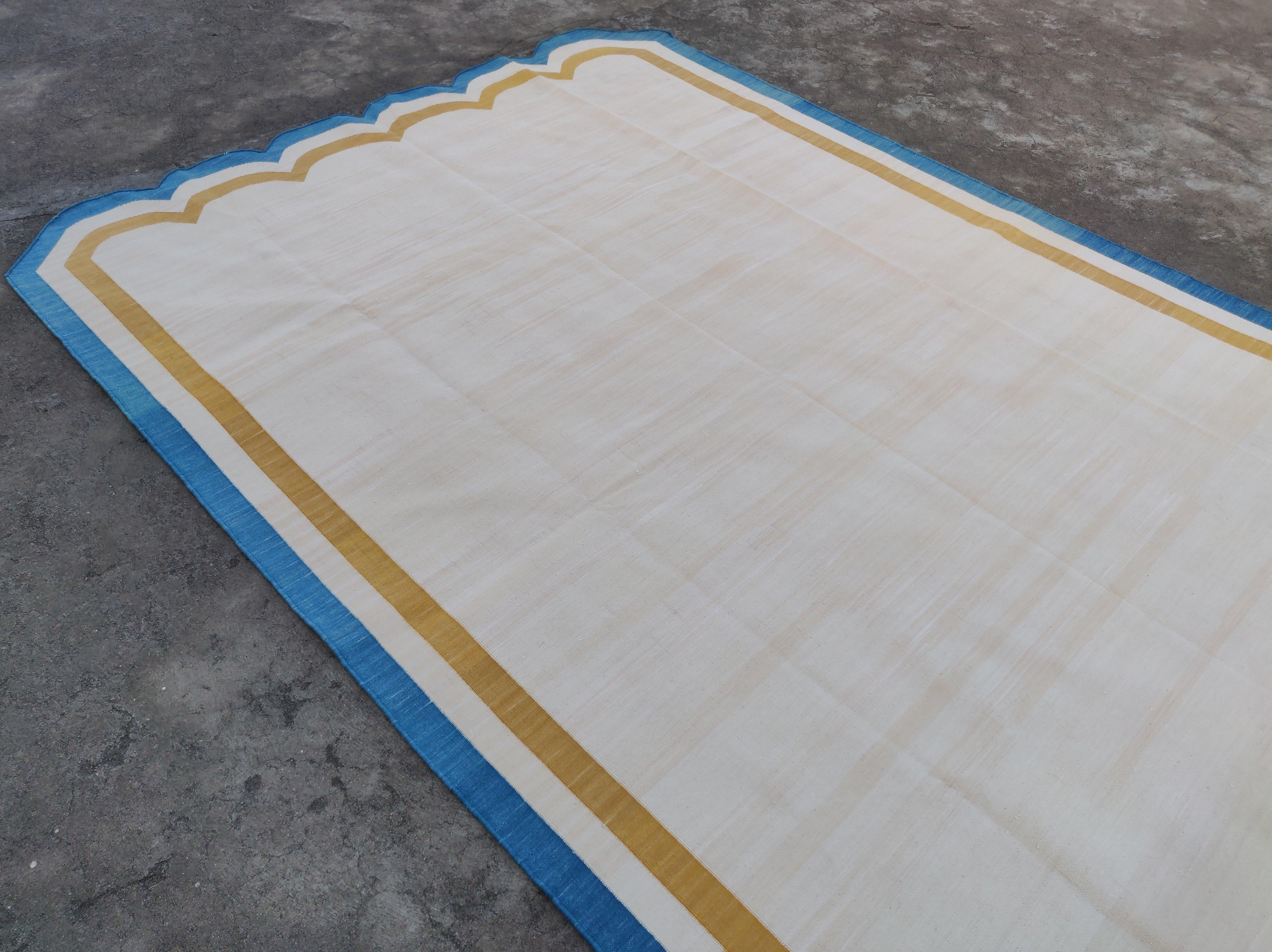 Handmade Cotton Area Flat Weave Rug, 6x9 Cream And Blue Scalloped Kilim Dhurrie For Sale 2