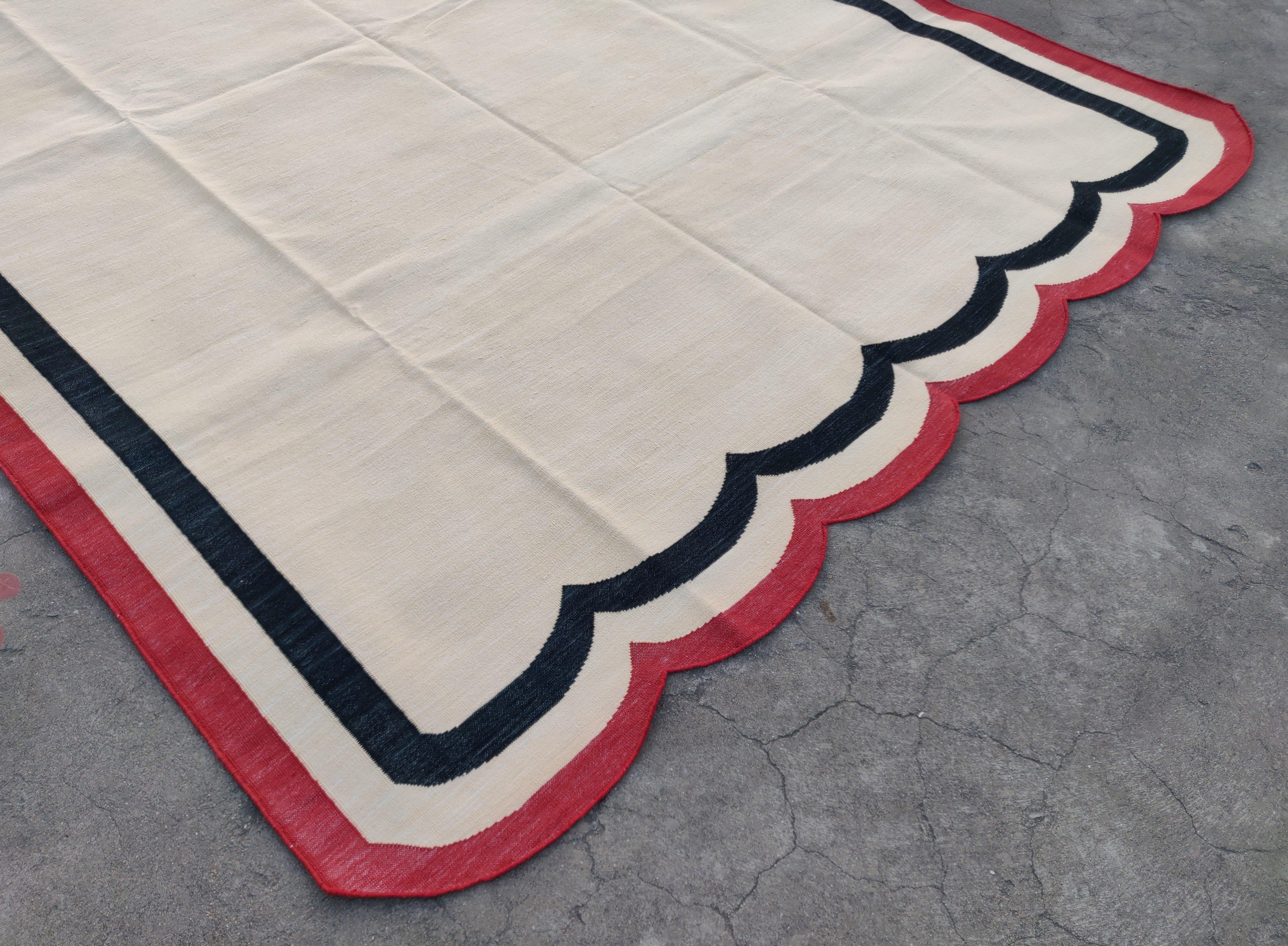 Hand-Woven Handmade Cotton Area Flat Weave Rug, 6x9 Cream And Red Scalloped Kilim Dhurrie For Sale