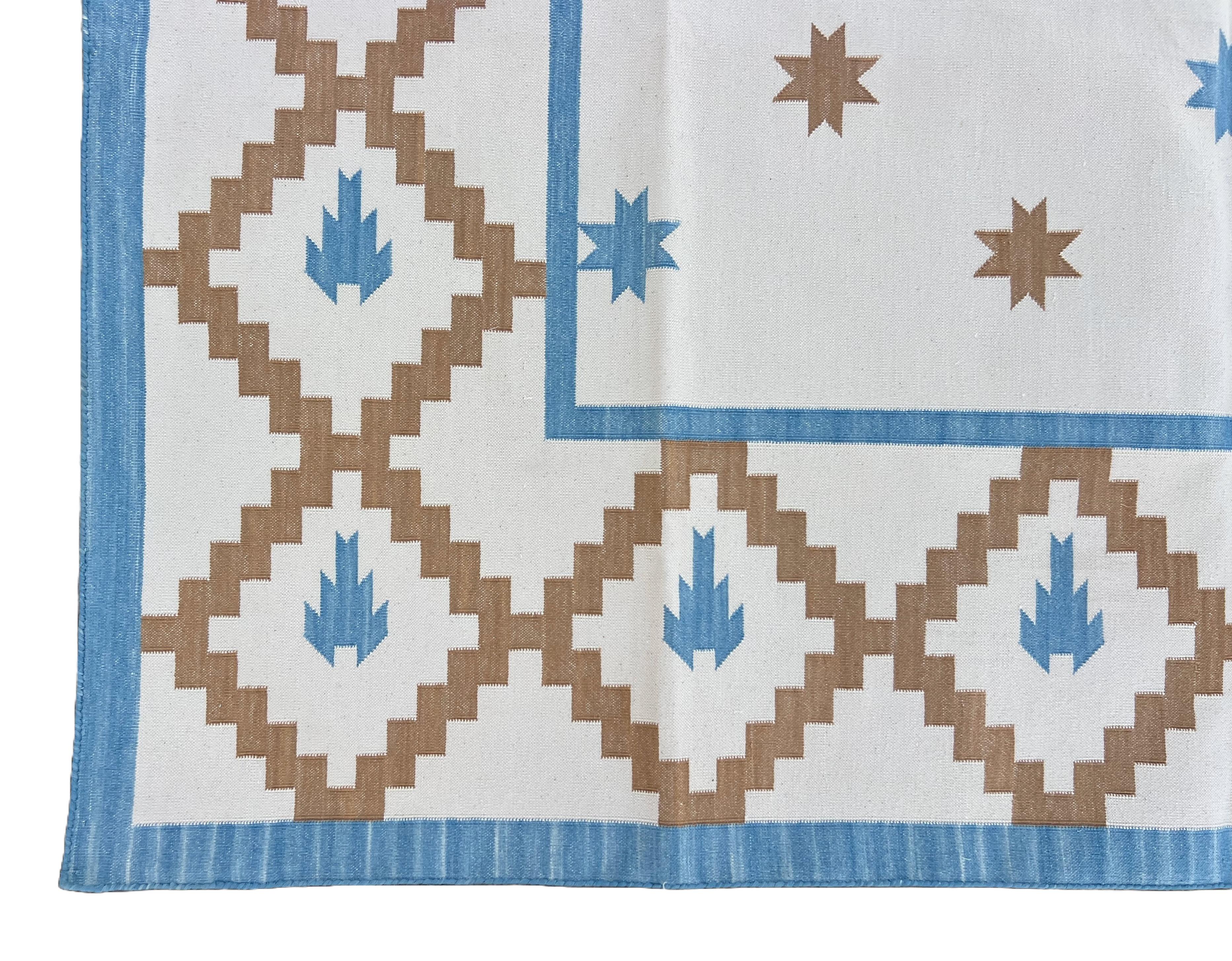Handmade Cotton Area Flat Weave Rug, 6x9 Cream, Tan, Blue Indian Star Indian Rug For Sale 3