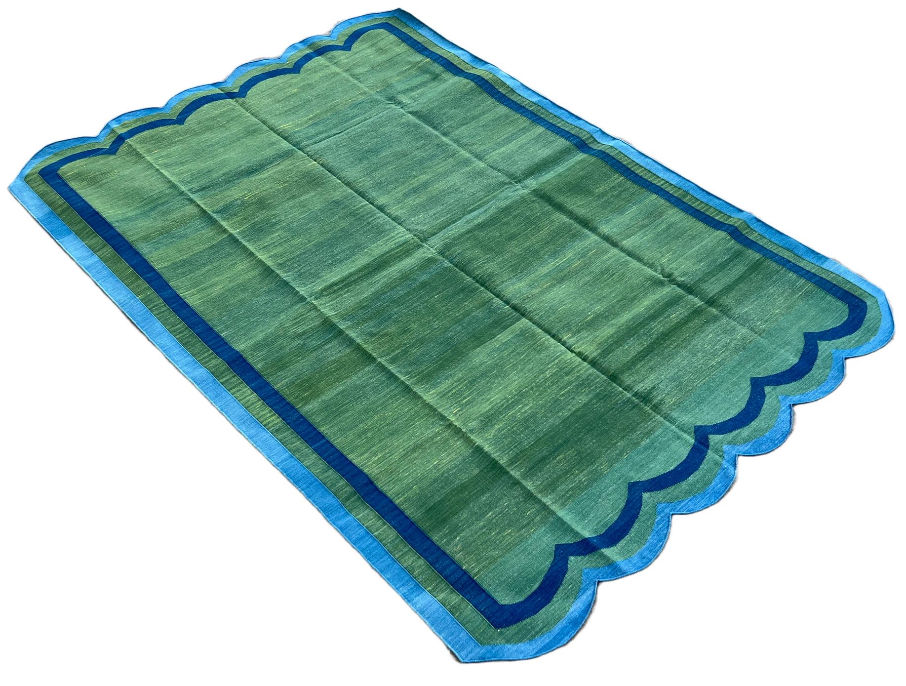 Tappeto smerlato indiano in cotone tinto al vegetale reversibile in verde foresta e blu - 6'x9'
Queste speciali dhurry a trama piatta sono tessute a mano con un filo di cotone 100% a 15 strati. A causa delle speciali tecniche di produzione