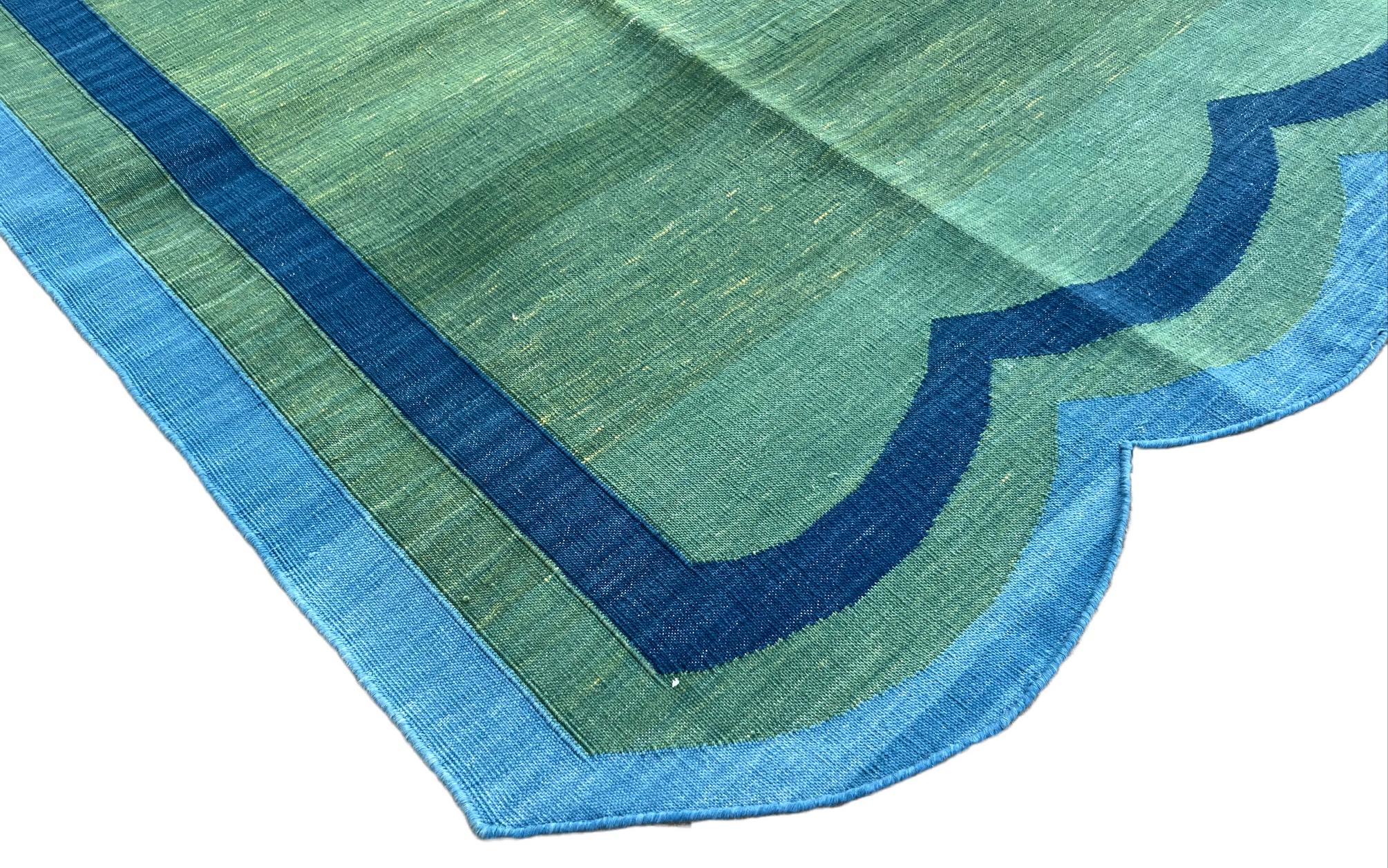 Mid-Century moderno Tappeto a tessitura piatta in cotone fatto a mano, 6x9 Greene & Greene blu a strisce smerlate in vendita