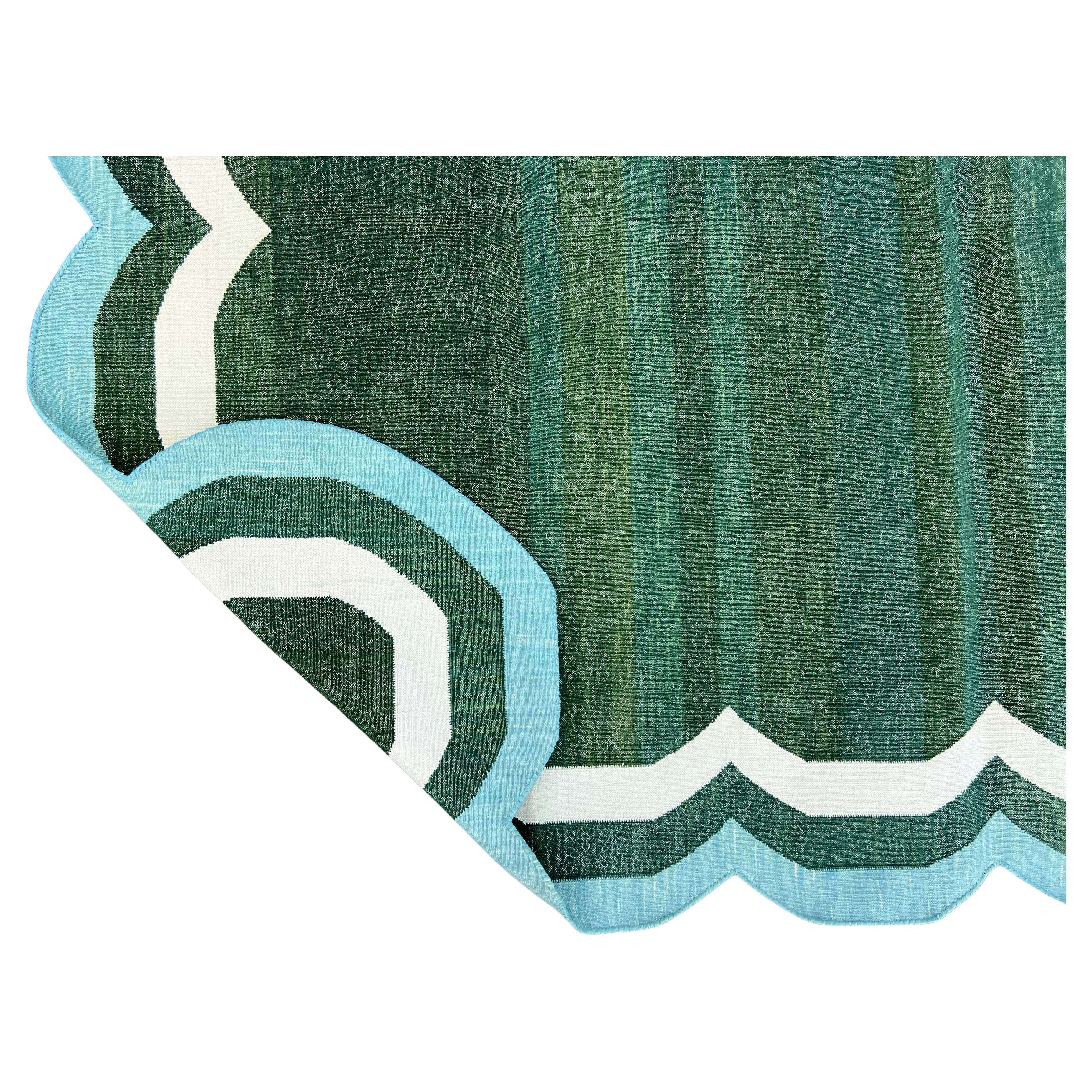 Alfombra de algodón hecha a mano de tejido plano, 6x9 Dhurrie india festoneada verde y azul Indio en venta