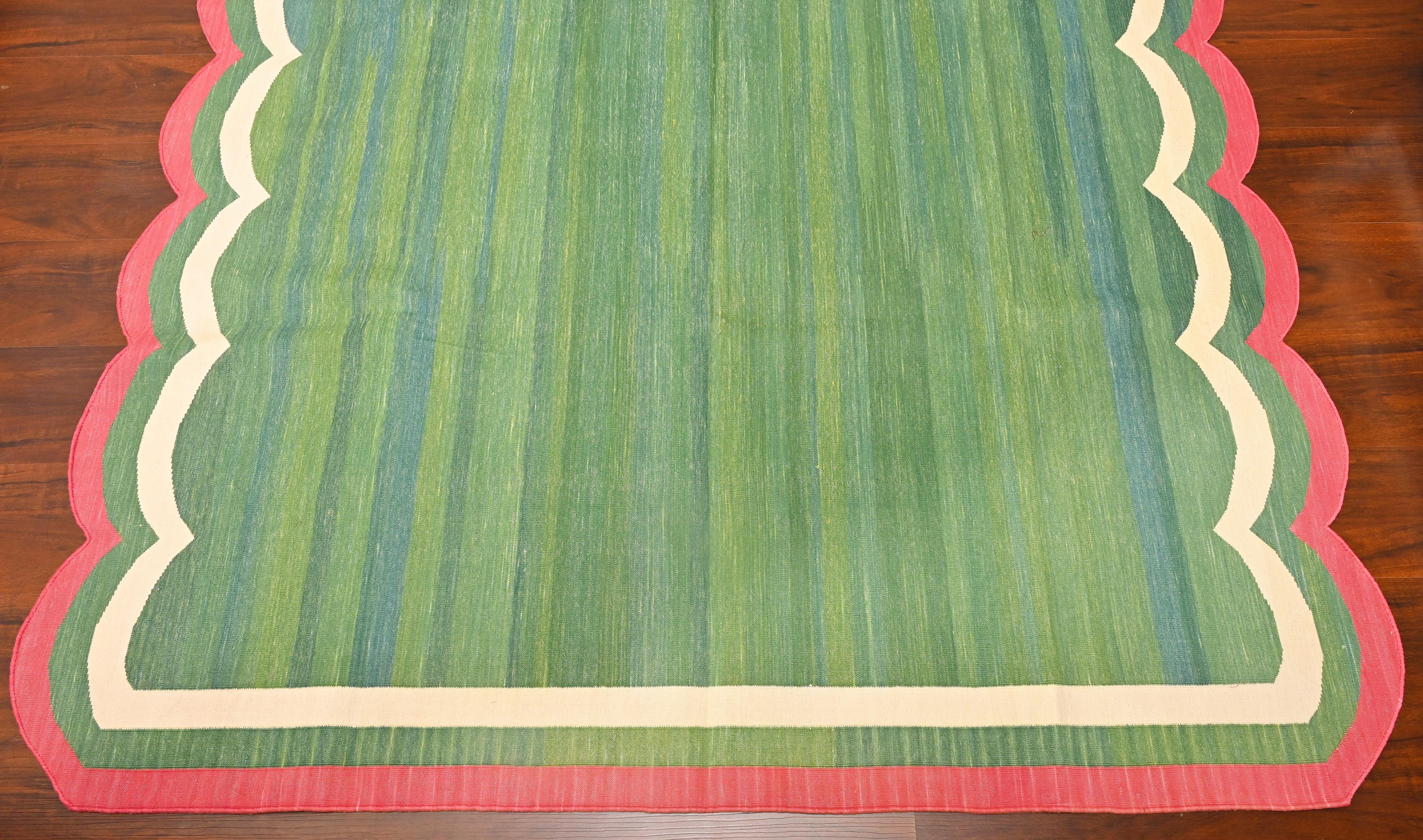 Hand-Woven Handmade Cotton Area Flat Weave Rug, 6x9 Green And Pink Scalloped Kilim Dhurrie For Sale