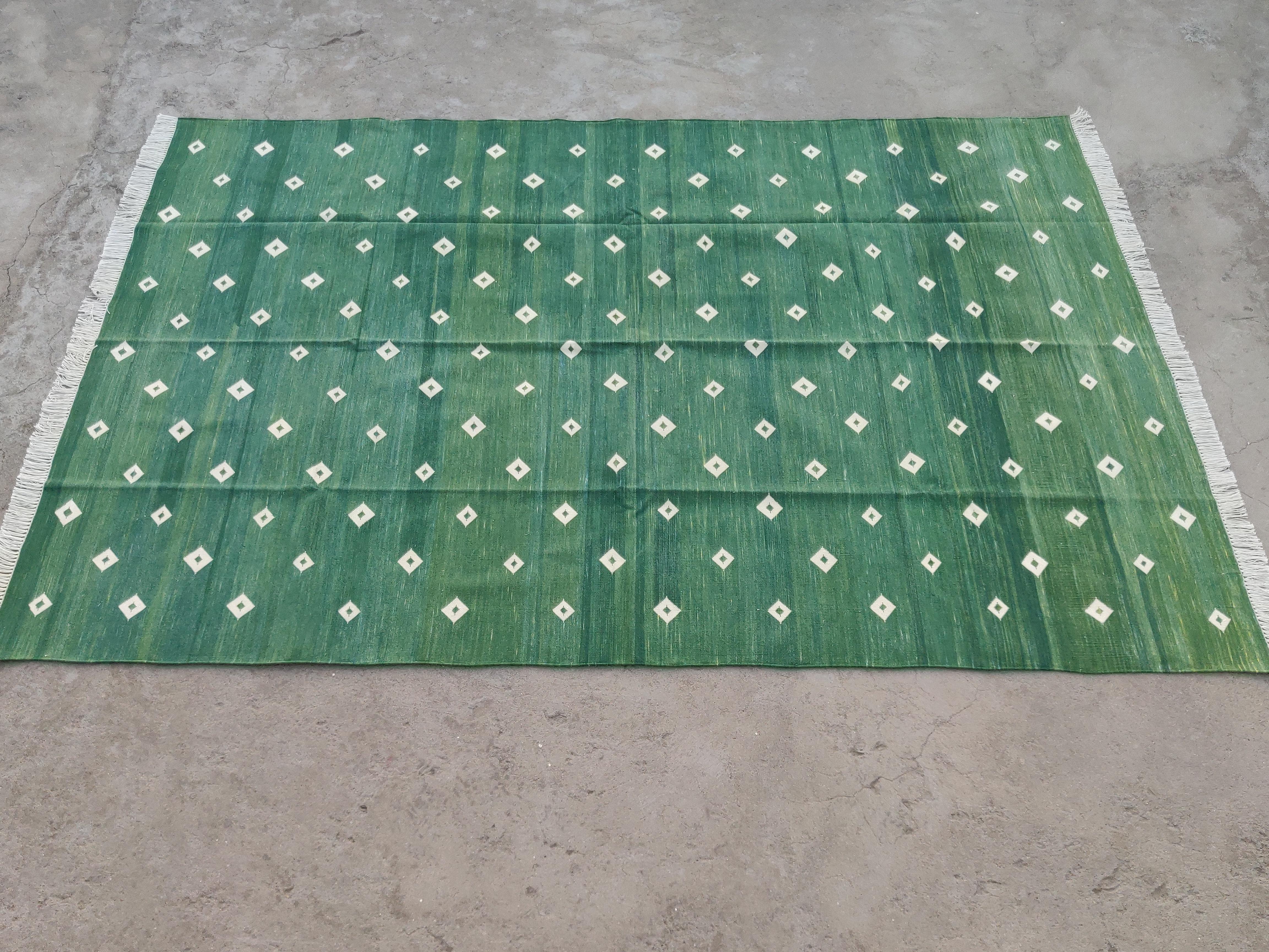 Handmade Cotton Area Flat Weave Rug, 6x9 Green And White Diamond Indian Dhurrie For Sale 2
