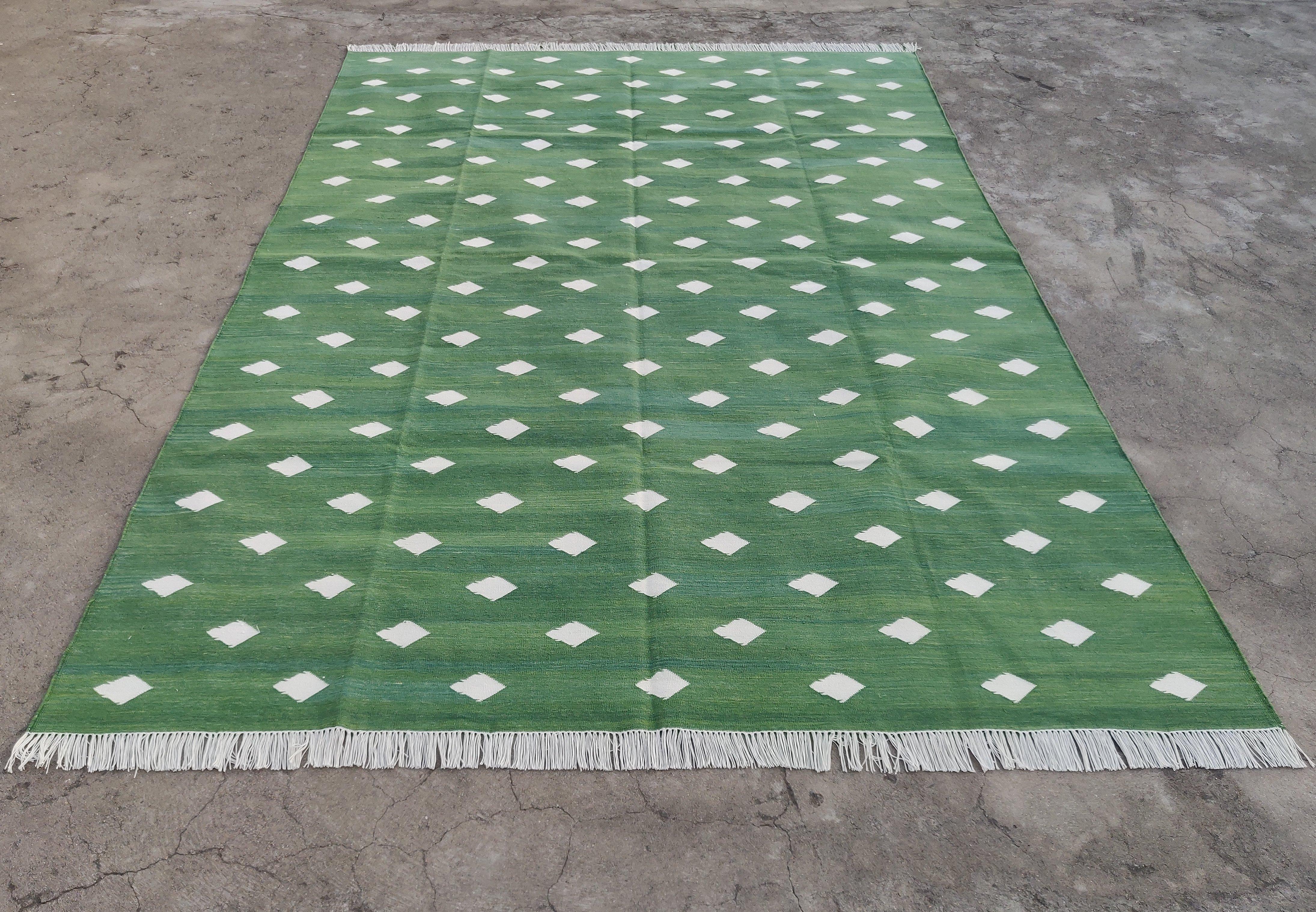 Handmade Cotton Area Flat Weave Rug, 6x9 Green And White Leaf Indian Dhurrie Rug In New Condition For Sale In Jaipur, IN