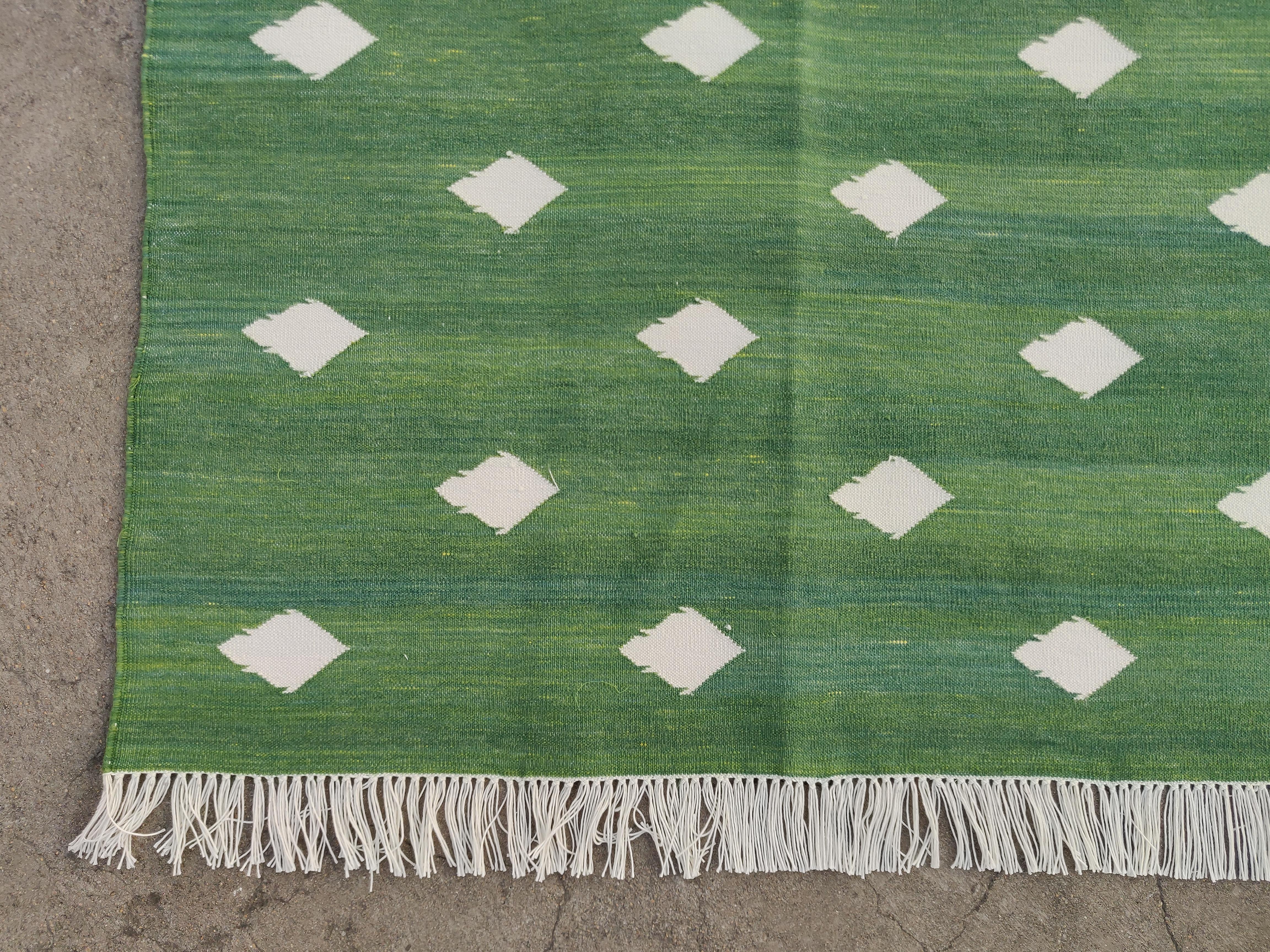 Handmade Cotton Area Flat Weave Rug, 6x9 Green And White Leaf Indian Dhurrie Rug For Sale 2