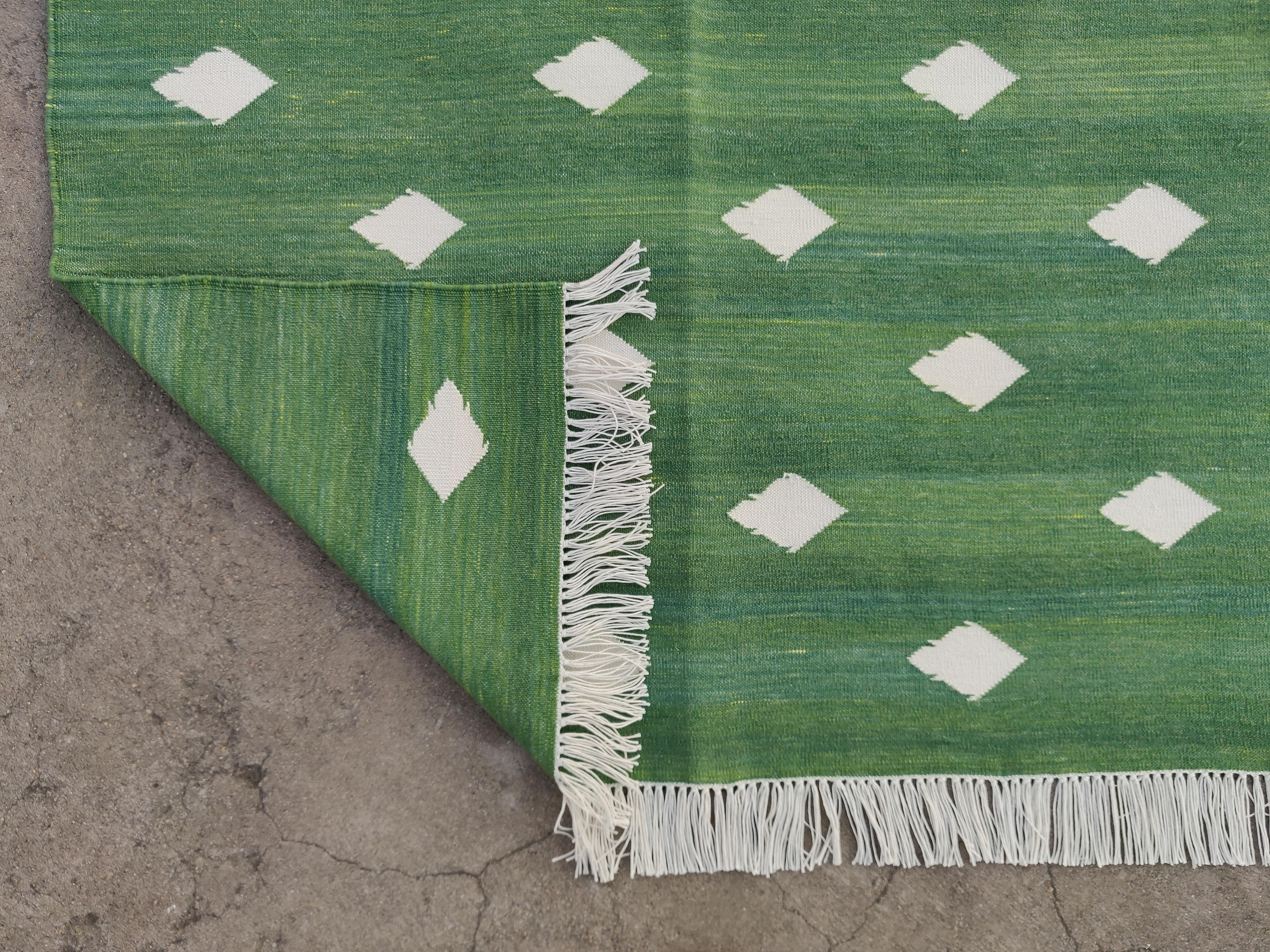 Handmade Cotton Area Flat Weave Rug, 6x9 Green And White Leaf Indian Dhurrie Rug For Sale 3