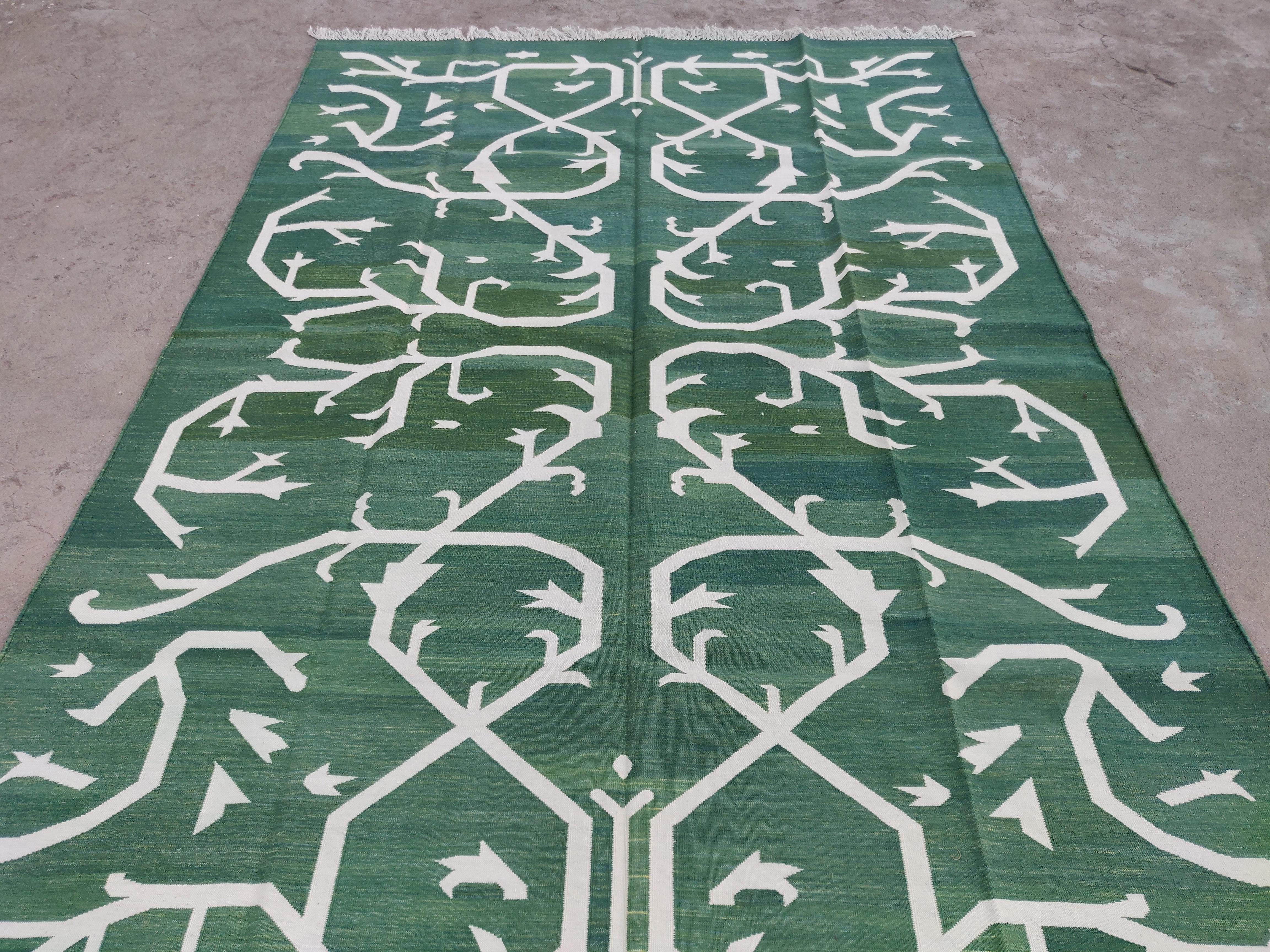 Contemporary Handmade Cotton Area Flat Weave Rug, 6x9 Green And White Tree Indian Dhurrie Rug For Sale