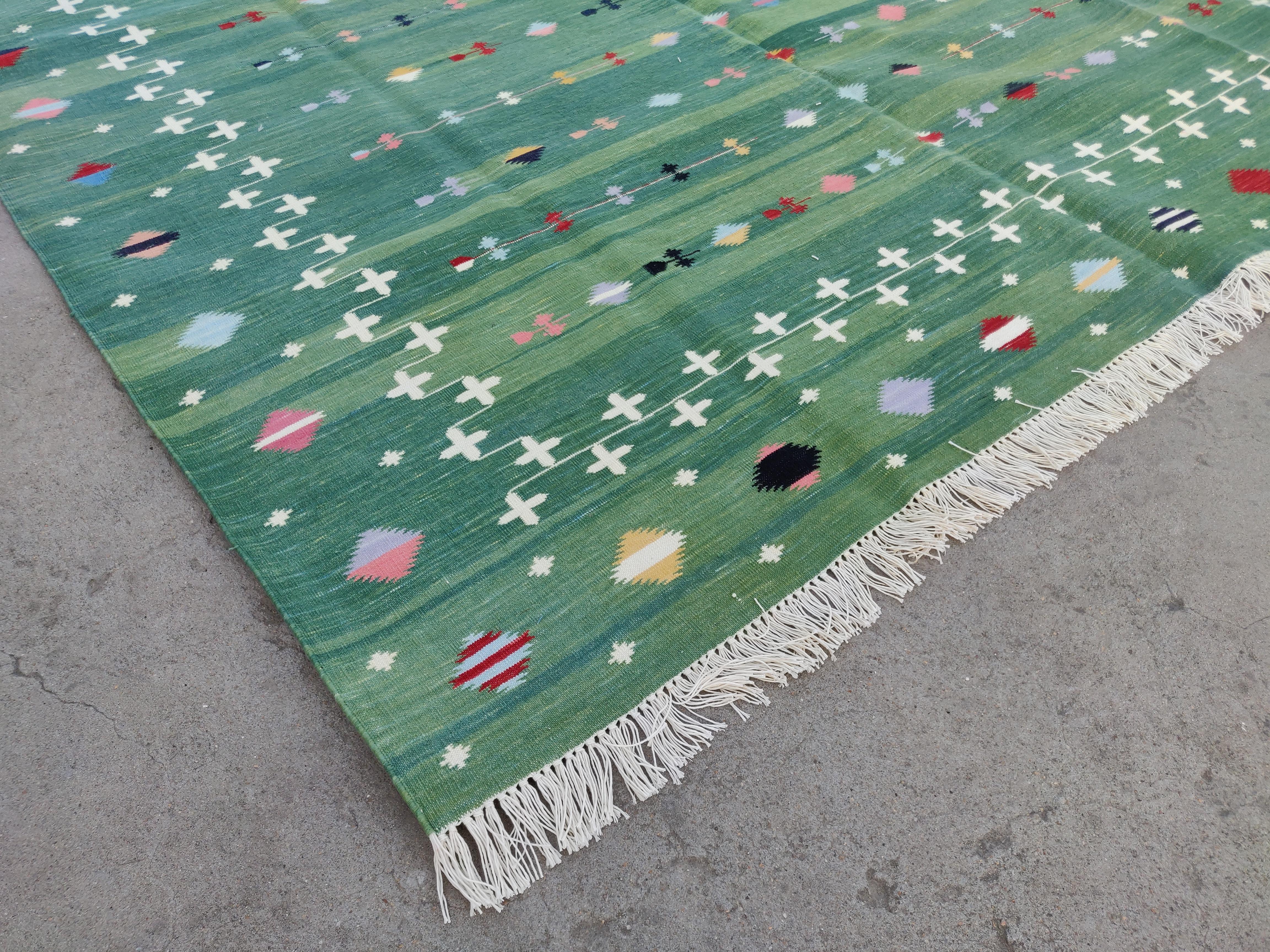 Mid-Century Modern Handmade Cotton Area Flat Weave Rug, 6x9 Green Shooting Star Indian Dhurrie Rug For Sale