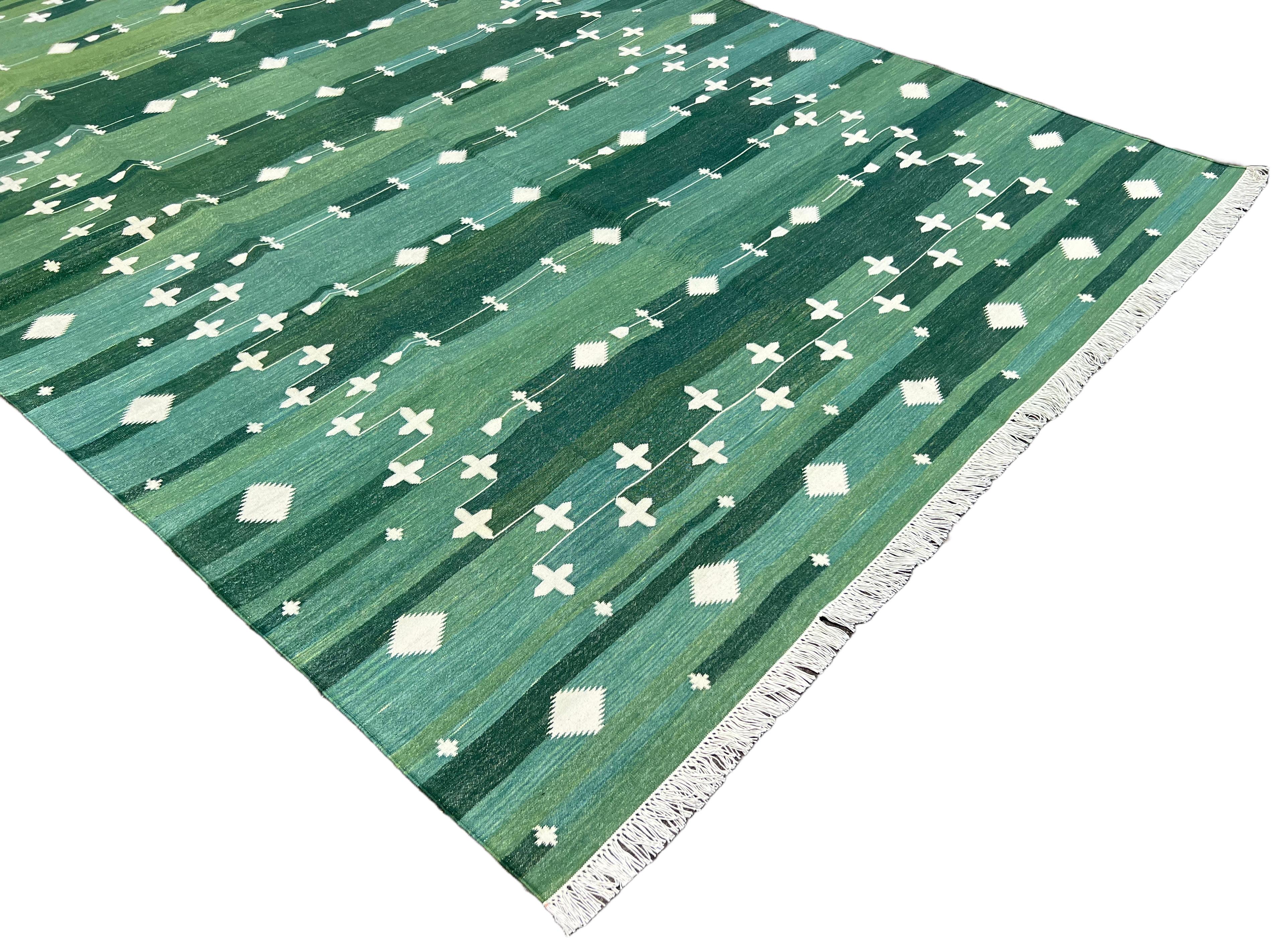 Tissé à la main Tapis Dhurrie indien à tissage plat fait à la main, 6 x 9, vert étoile de chasse en vente