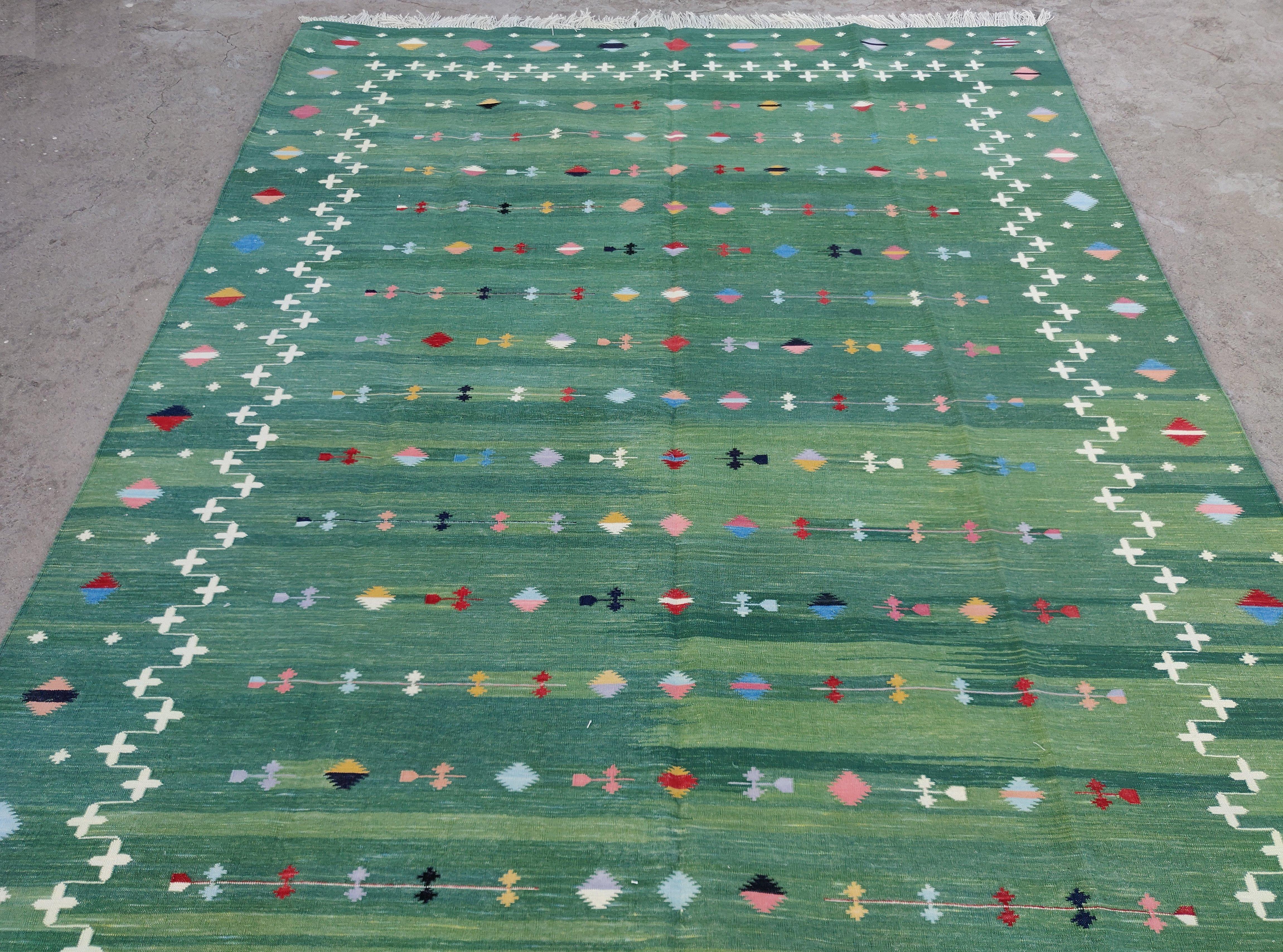 Contemporary Handmade Cotton Area Flat Weave Rug, 6x9 Green Shooting Star Indian Dhurrie Rug For Sale