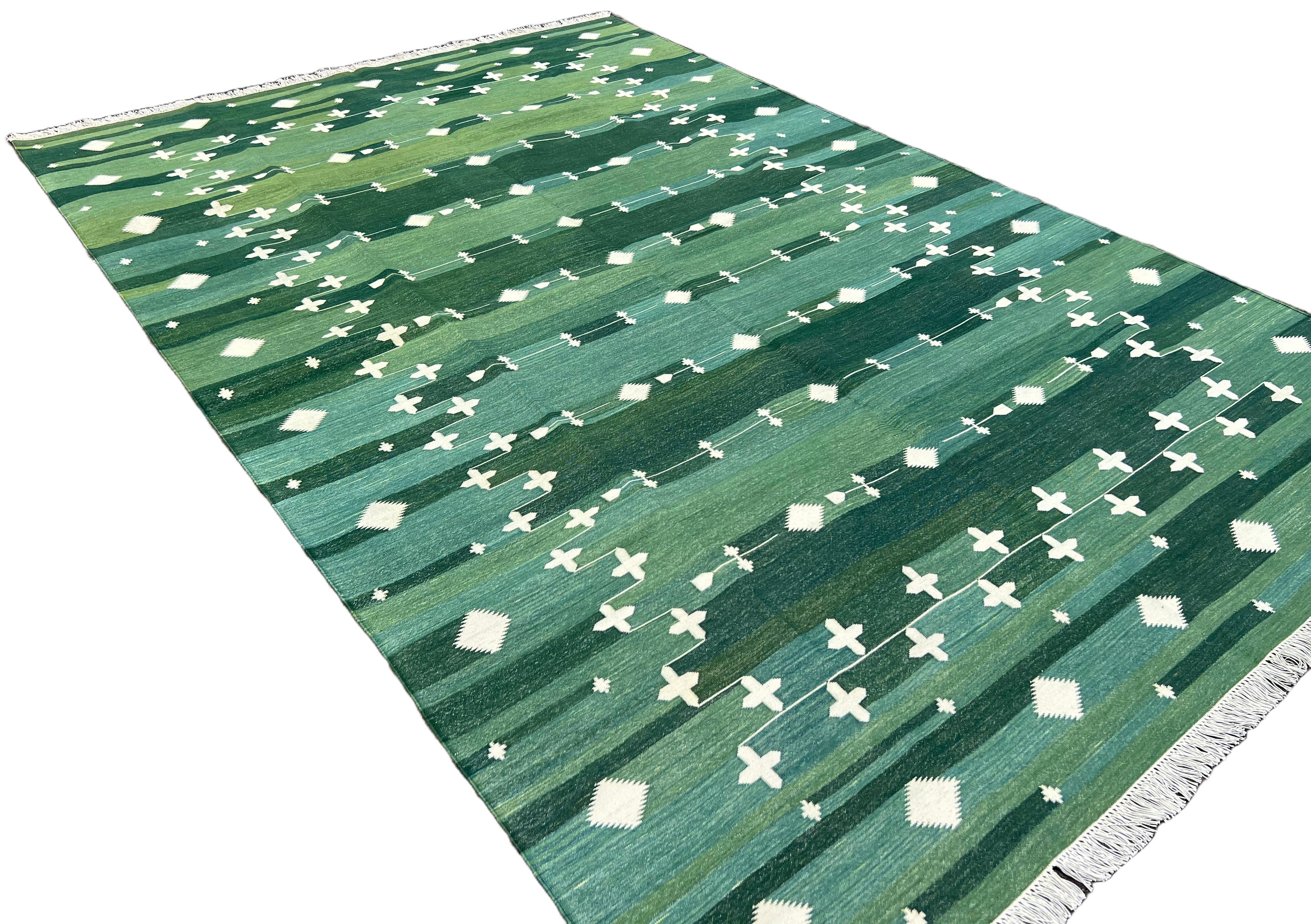 Tapis Dhurrie indien à tissage plat fait à la main, 6 x 9, vert étoile de chasse Neuf - En vente à Jaipur, IN