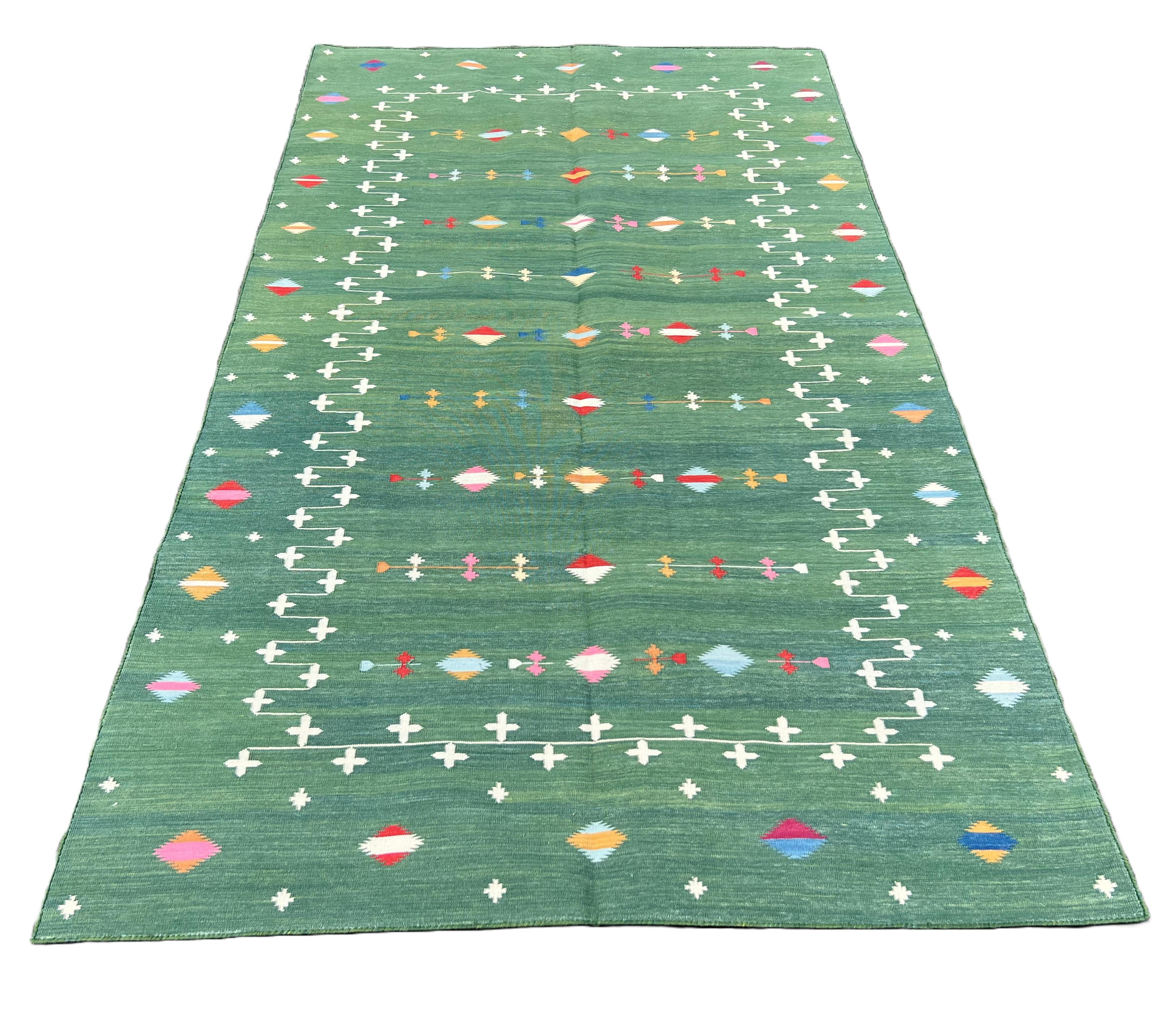 Alfombra de algodón hecha a mano de tejido plano, 6x9 Verde Estrella fugaz Alfombra india Dhurrie en Nuevo estado para la venta en Jaipur, IN