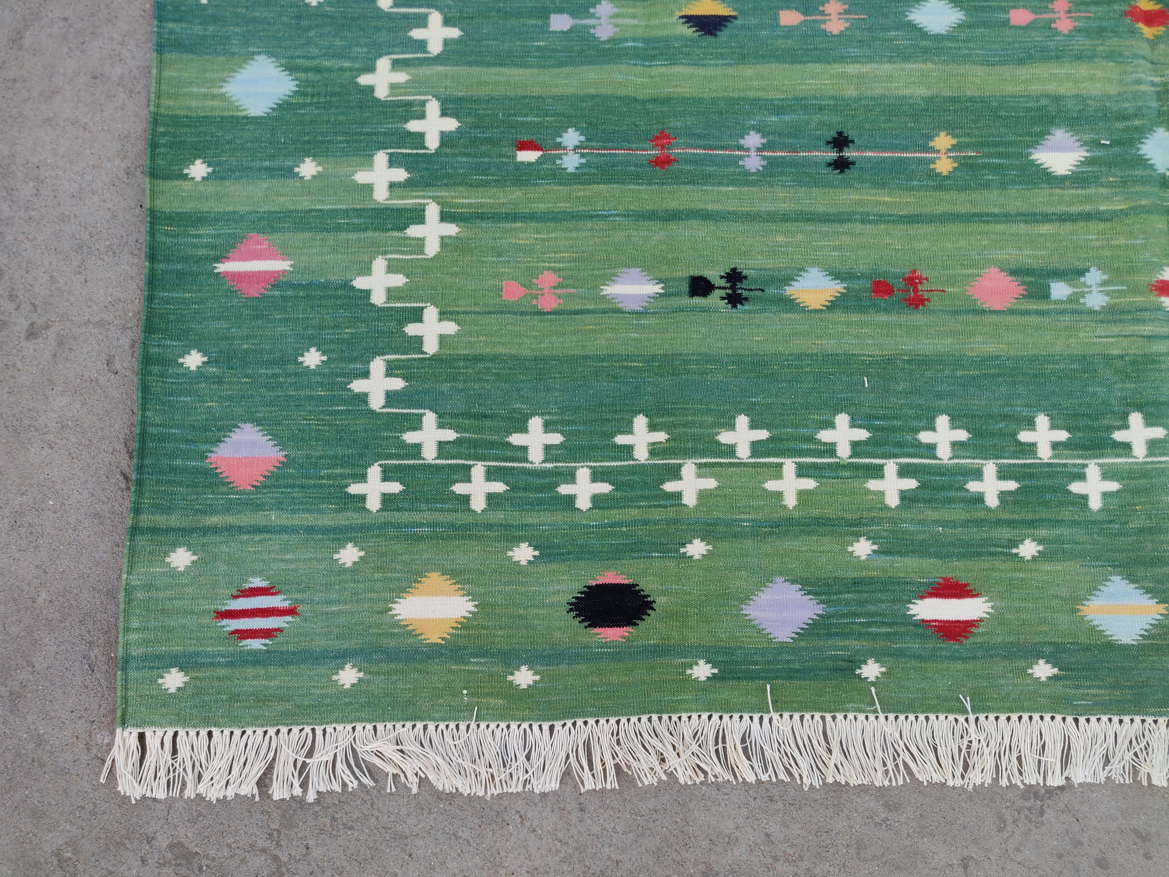 Handmade Cotton Area Flat Weave Rug, 6x9 Green Shooting Star Indian Dhurrie Rug For Sale 1