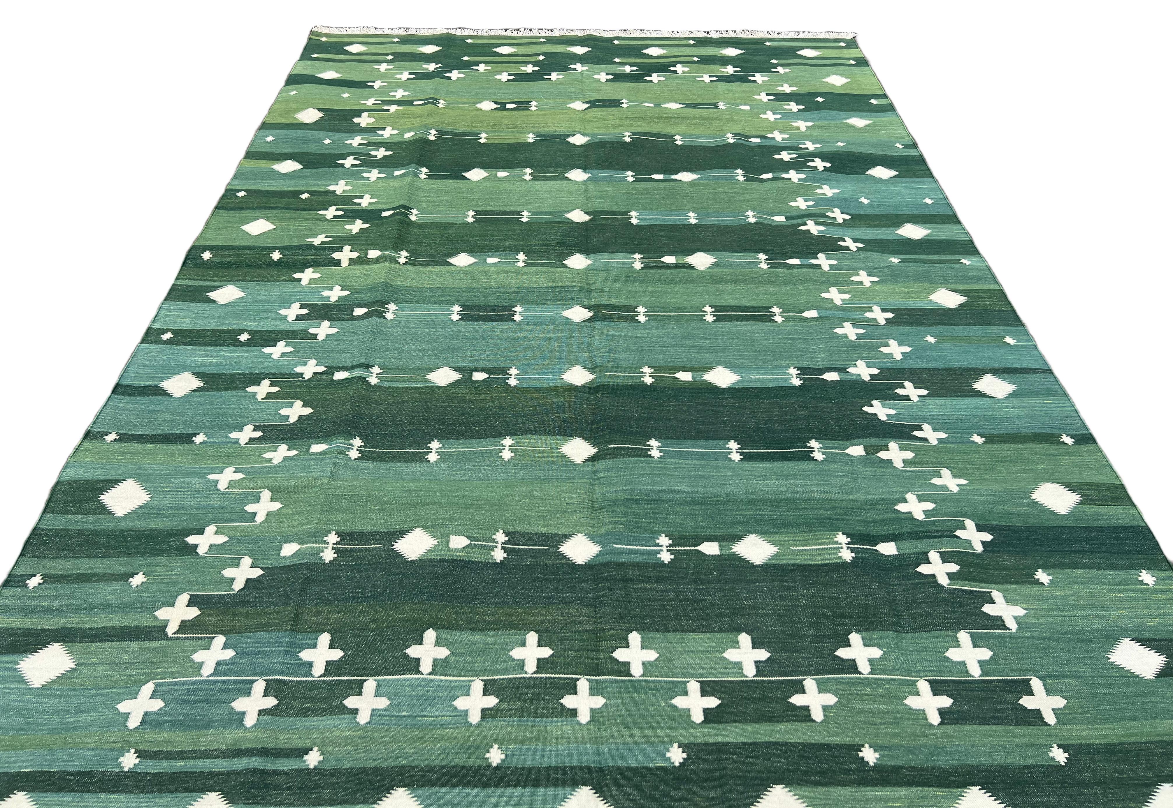 Coton Tapis Dhurrie indien à tissage plat fait à la main, 6 x 9, vert étoile de chasse en vente