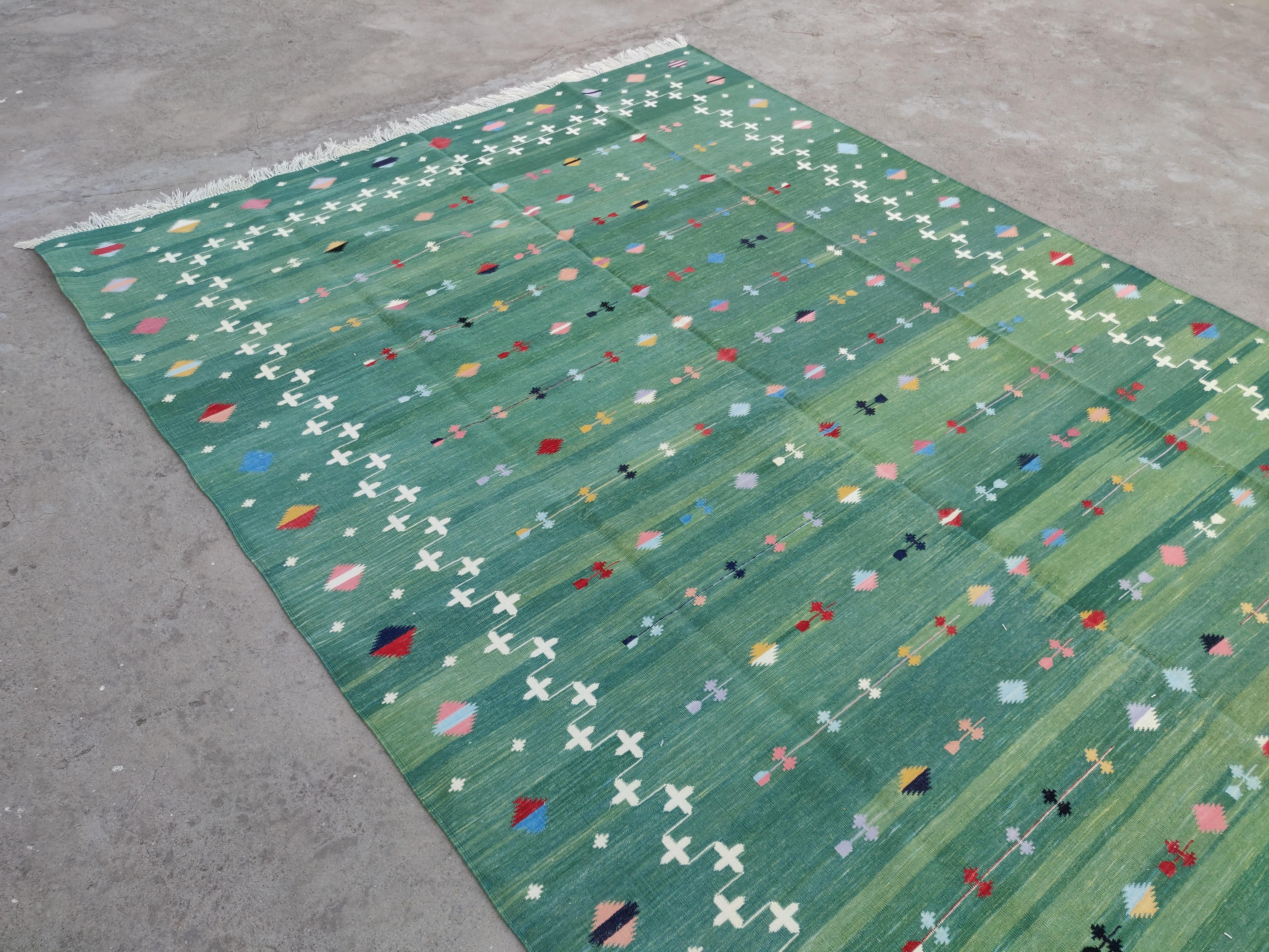 Handmade Cotton Area Flat Weave Rug, 6x9 Green Shooting Star Indian Dhurrie Rug For Sale 3