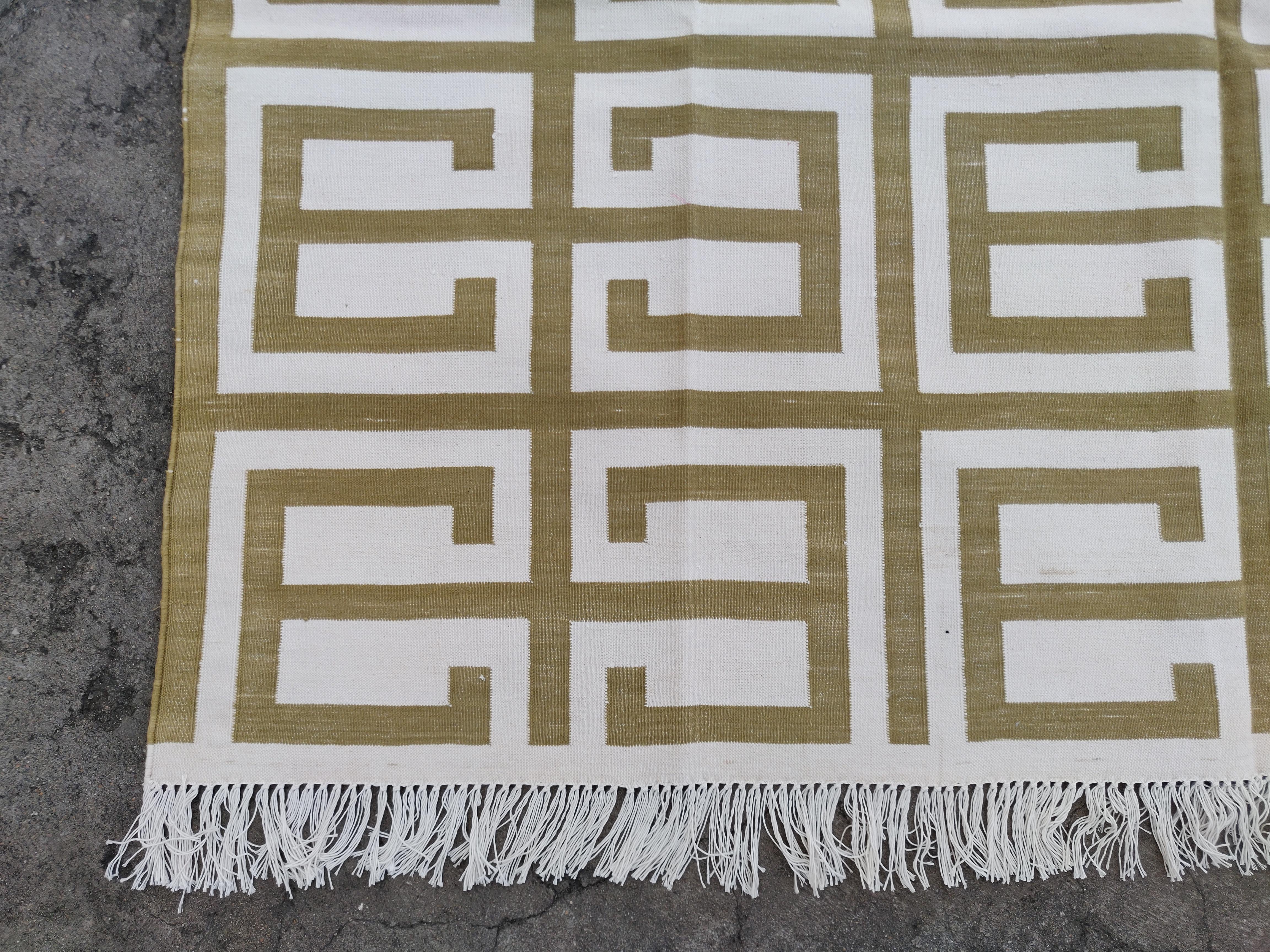 Handmade Cotton Area Flat Weave Rug, 6x9 Green, White Geometric Indian Dhurrie For Sale 1