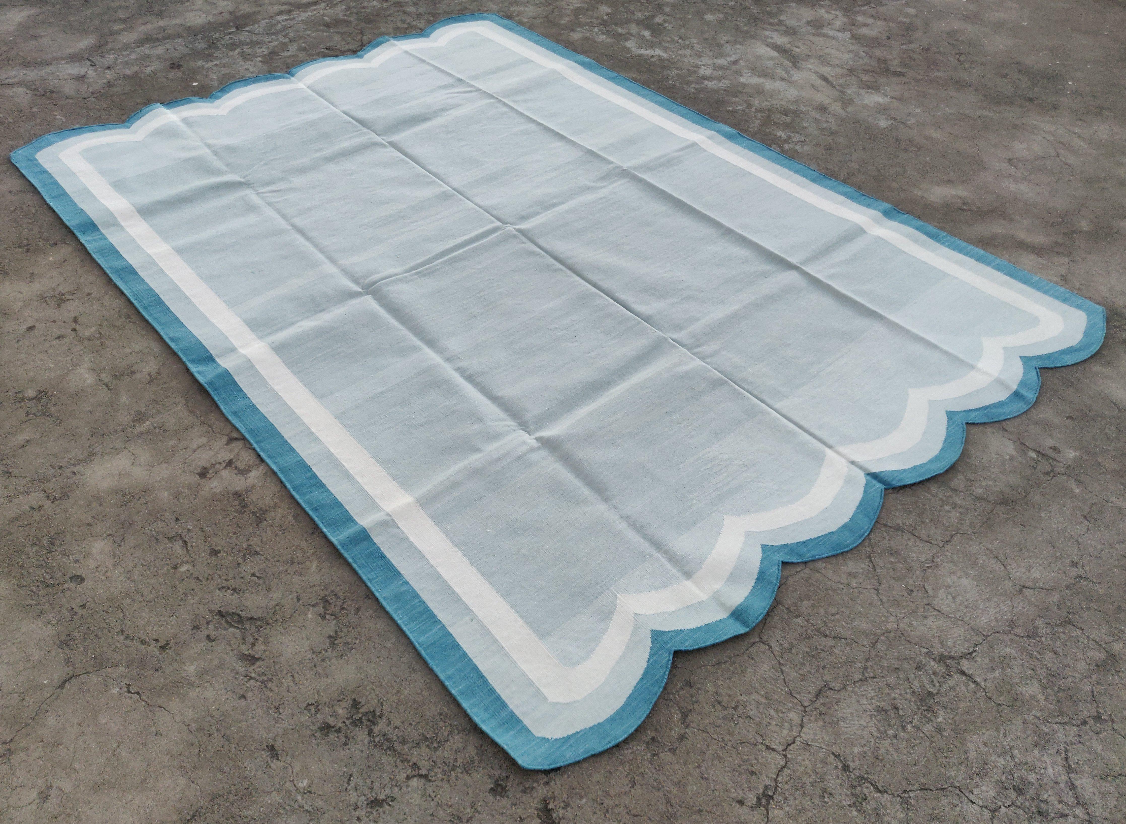 Handgefertigter Flachgewebe-Teppich aus Baumwolle, 6x9 Grau und Blau, mit Wellenschliff, Kelim Dhurrie (Moderne der Mitte des Jahrhunderts) im Angebot